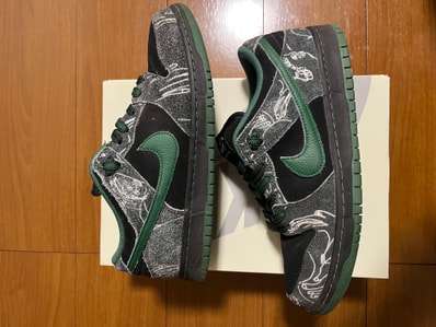 There Skateboards × Nike SB Dunk Low Pro "Anthracite and Gorge Green"