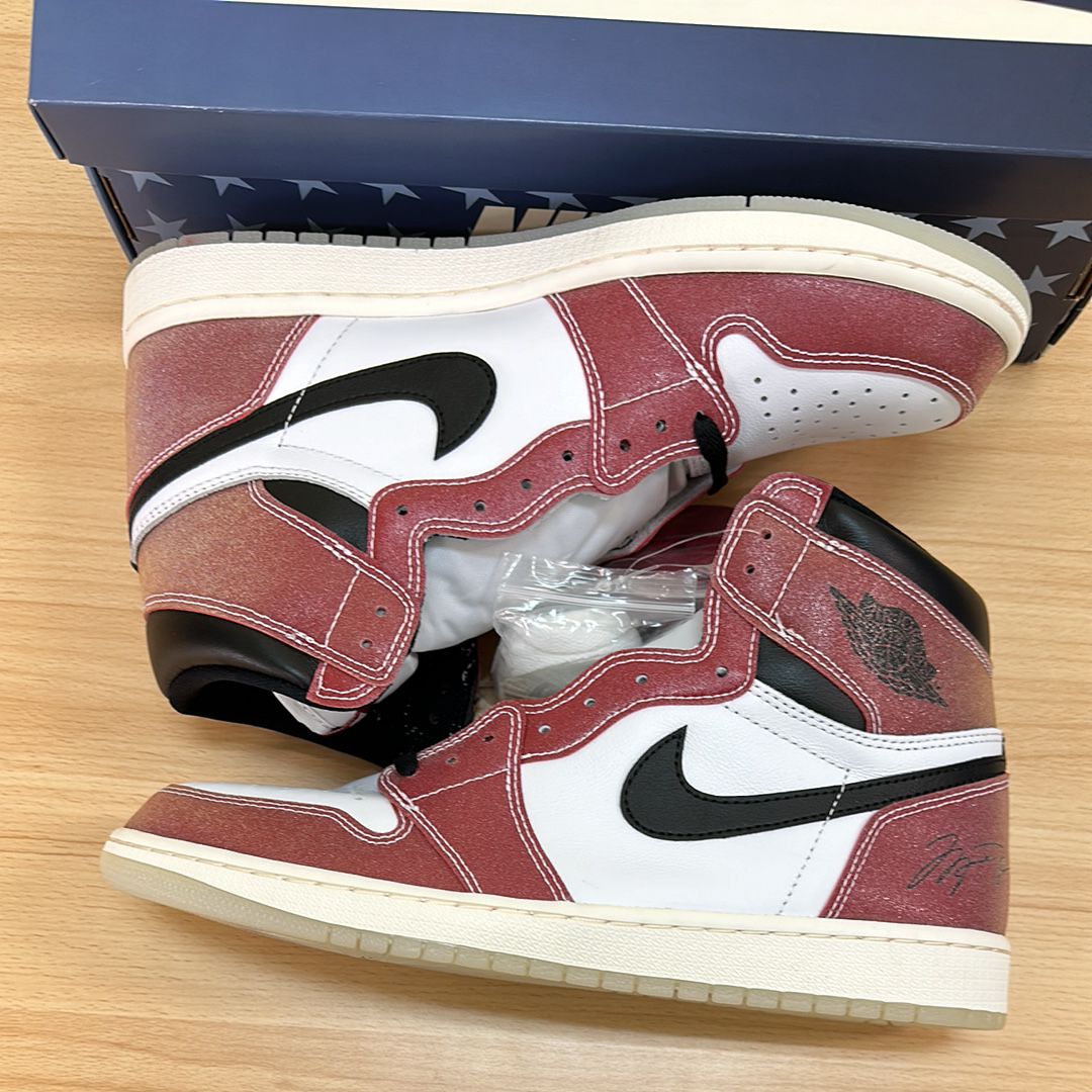 Trophy Room × Nike Air Jordan 1 High OG "Chicago"