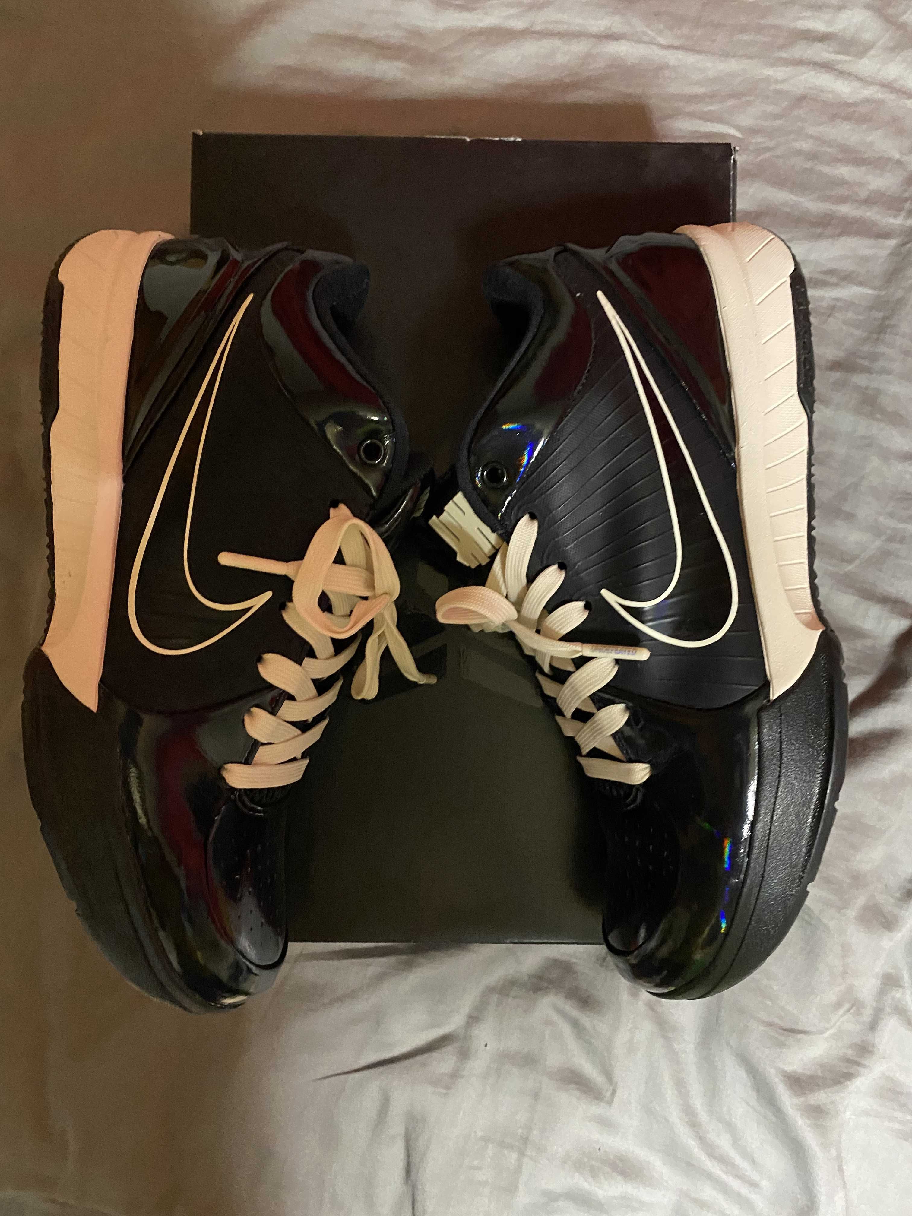 ナイキ コービー4 プロトロ アンディフィーテッド ブラックマンバ UNDEFEATED × NIKE KOBE 4 PROTRO 