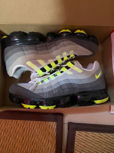 Nike Air Vapormax 95 "Neon"
