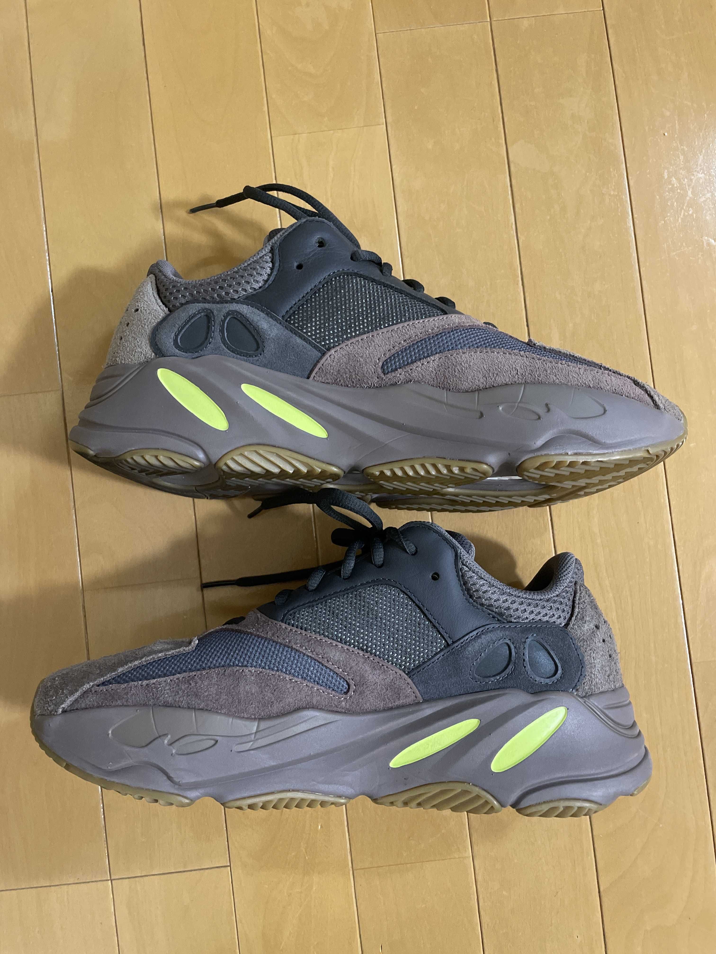 YEEZY BOOST 700 WAVE RUNNER DARK GREY