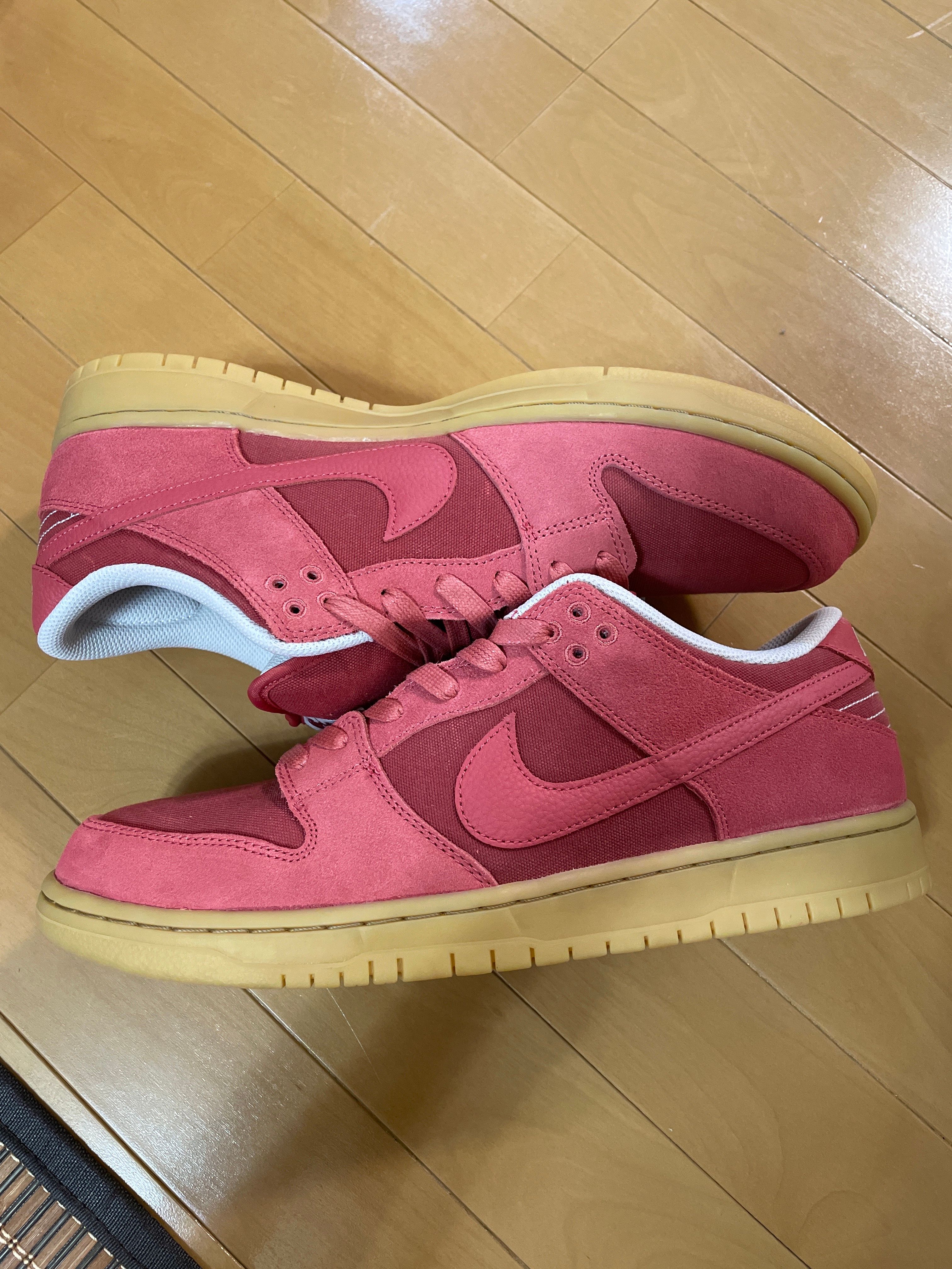 Nike SB Dunk Low "Adobe"