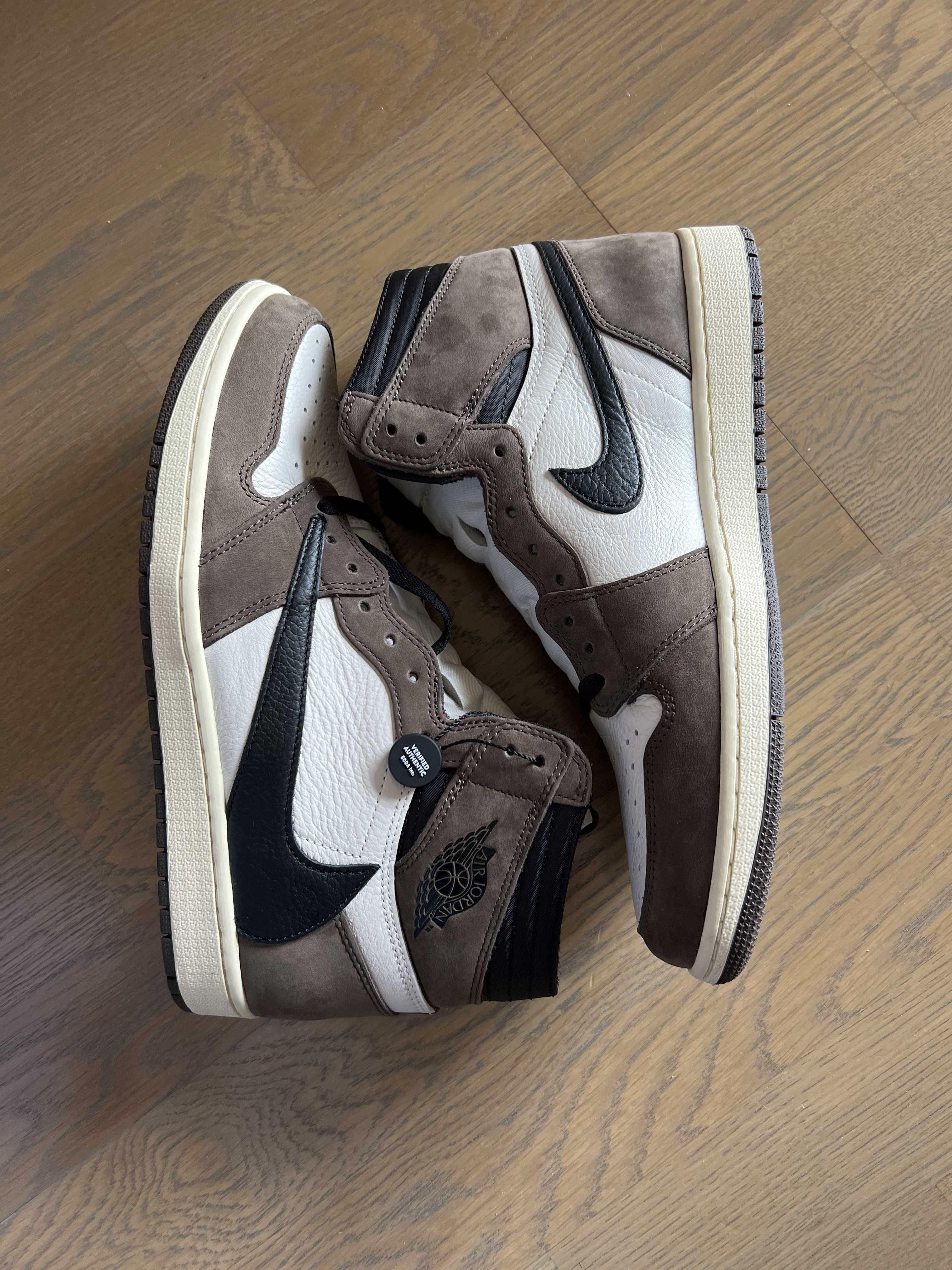 Travis Scott × Nike Air Jordan 1 Retro High OG TS SP "Sail/Dark Mocha"