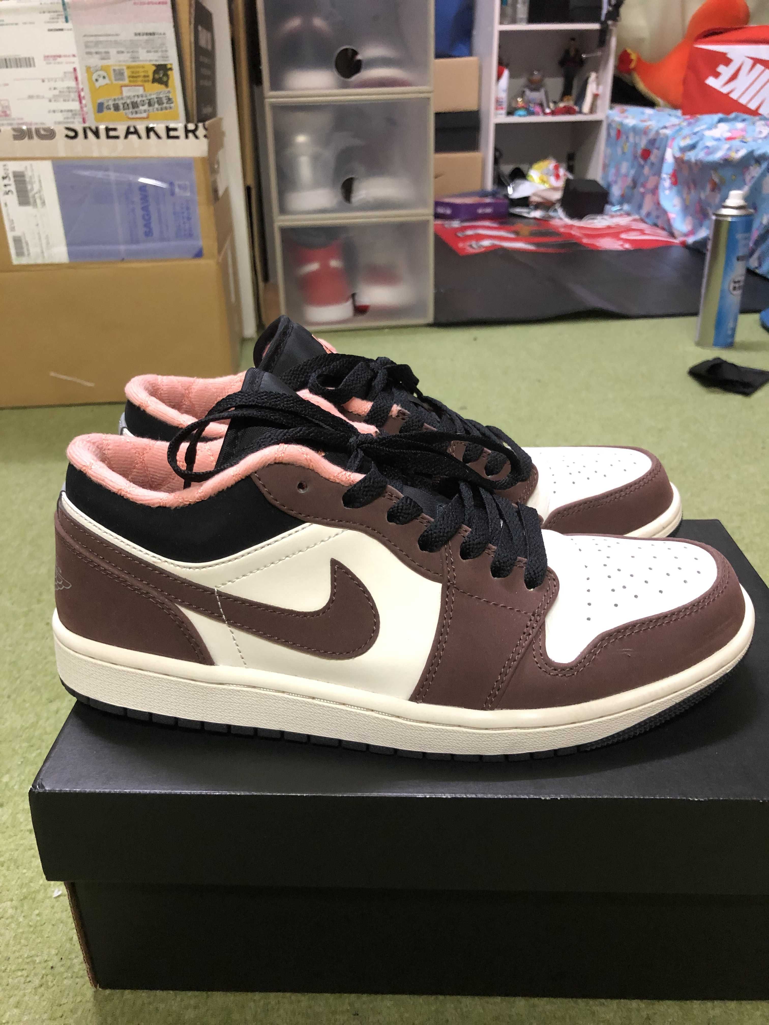 Nike Air Jordan 1 Low SE "Light Chocolate" / "Mocha Brown"