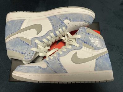 Nike Air Jordan 1 High OG "Hyper Royal"