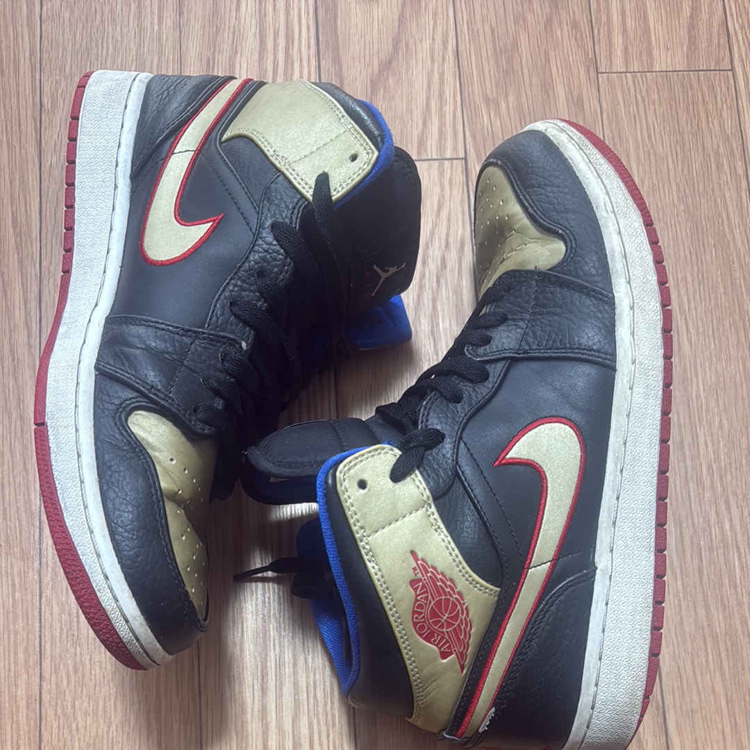 Nike Air Jordan 1 Mid "Black/Gym Red-Metallic Gold"
