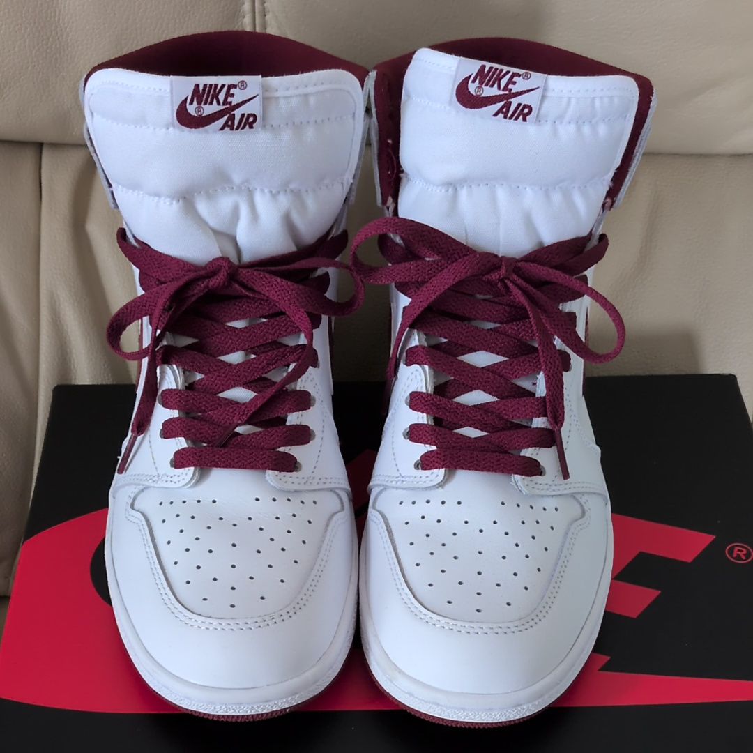 Nike Air Jordan 1 High '85 "Metallic Burgundy"