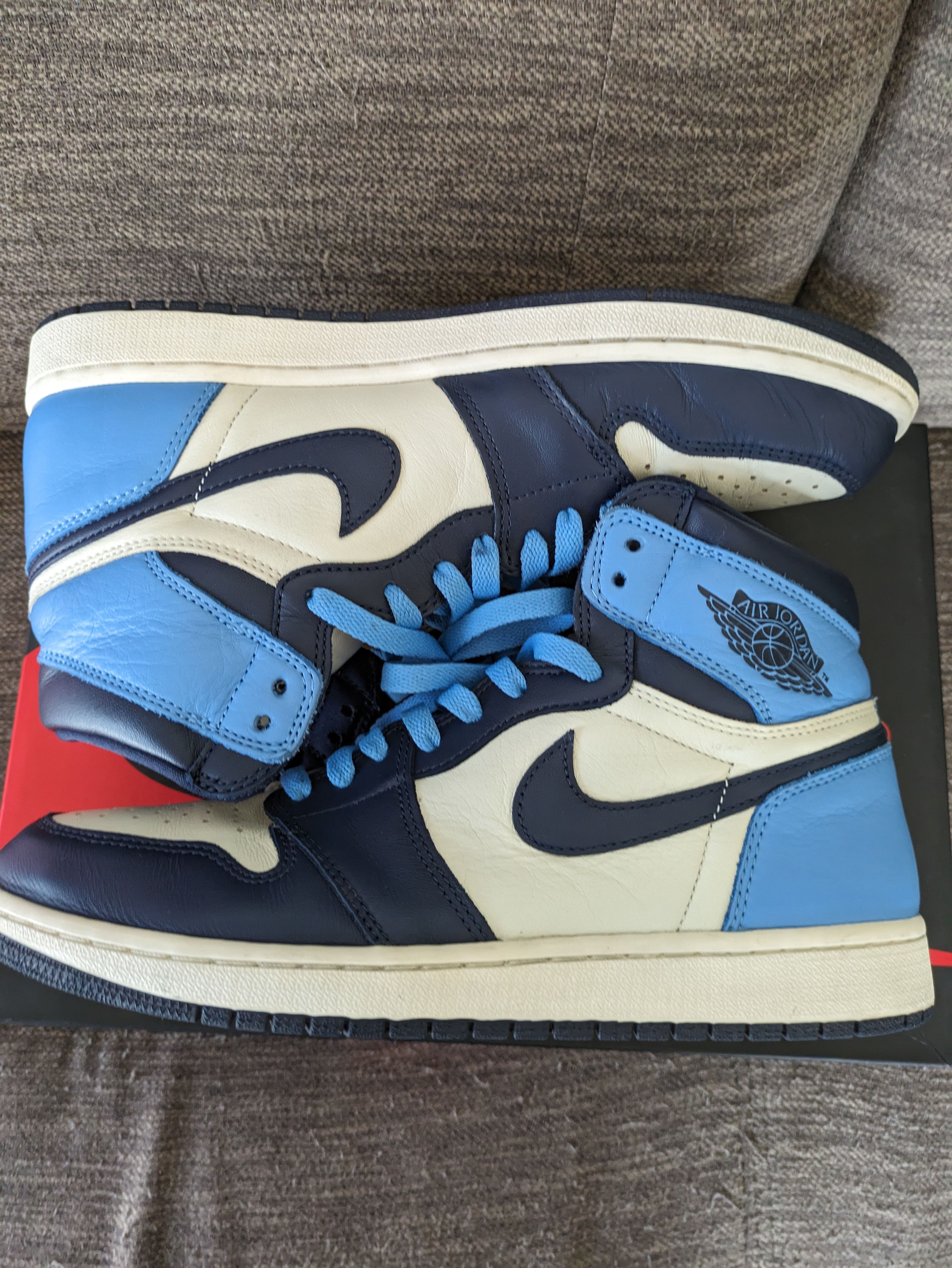 Nike Air Jordan 1 Retro High OG "Obsidian/University Blue"
