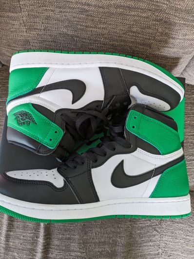 Nike Air Jordan 1 Retro High OG "Celtics/Black and Lucky Green" (2023)