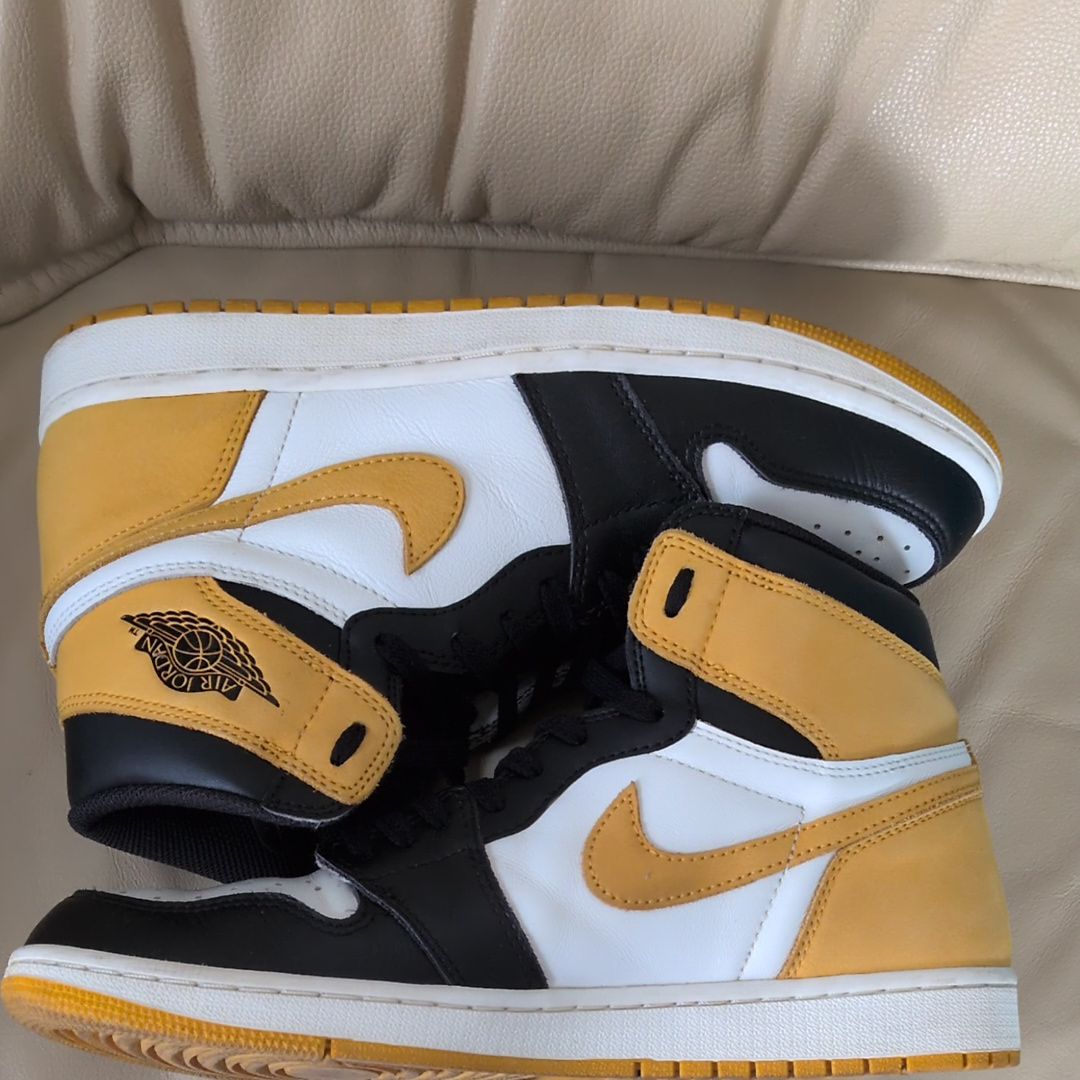 Nike Air Jordan 1 Retro High OG "Black Toe/Yellow Ochre"