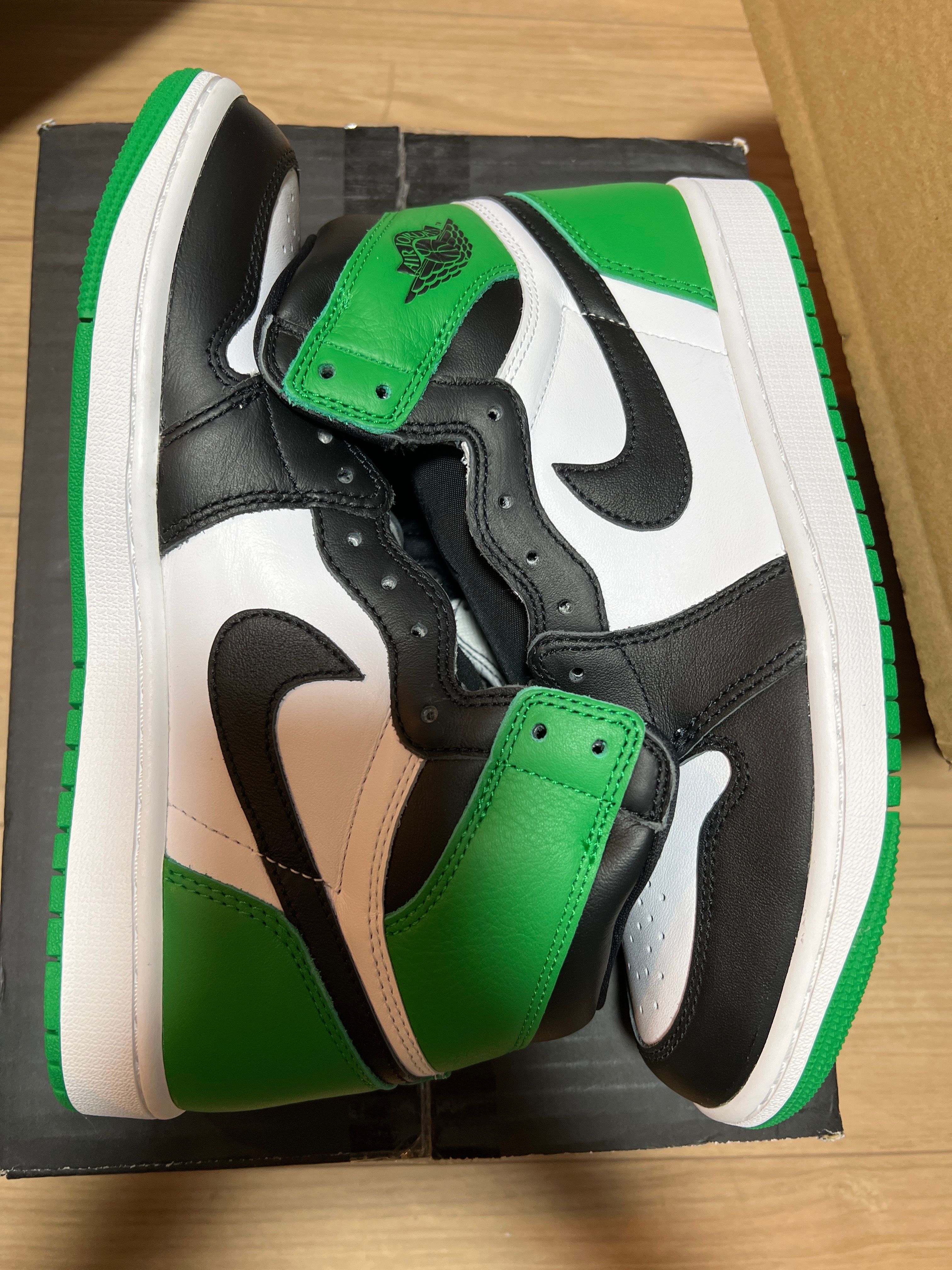 Nike Air Jordan 1 Retro High OG "Celtics/Black and Lucky Green" (2023)