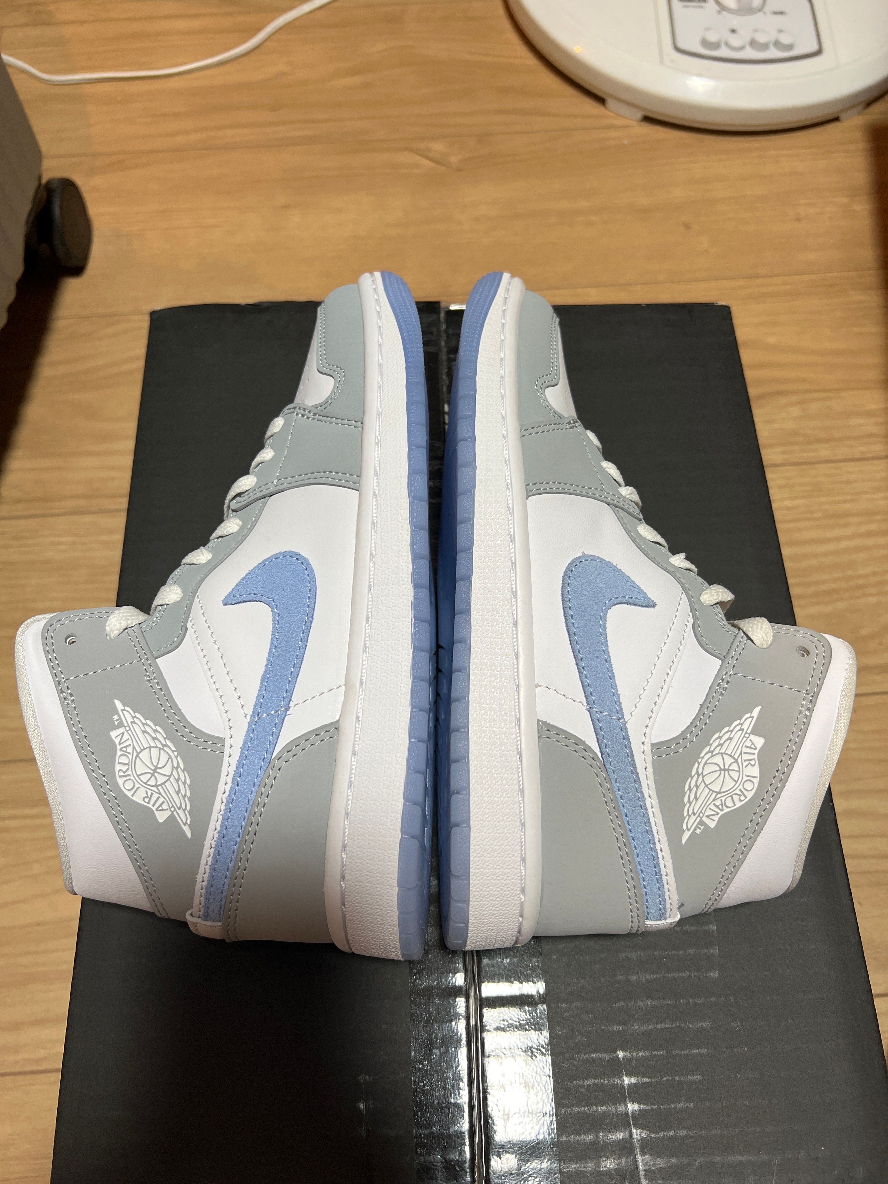 Nike Women's Air Jordan 1 Mid "Wolf Grey"
