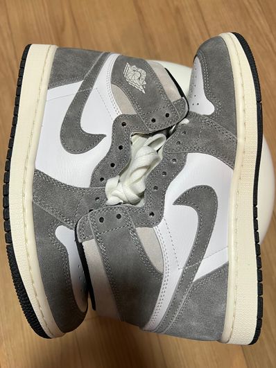 Nike Air Jordan 1 Retro High OG "Black and Smoke Grey"