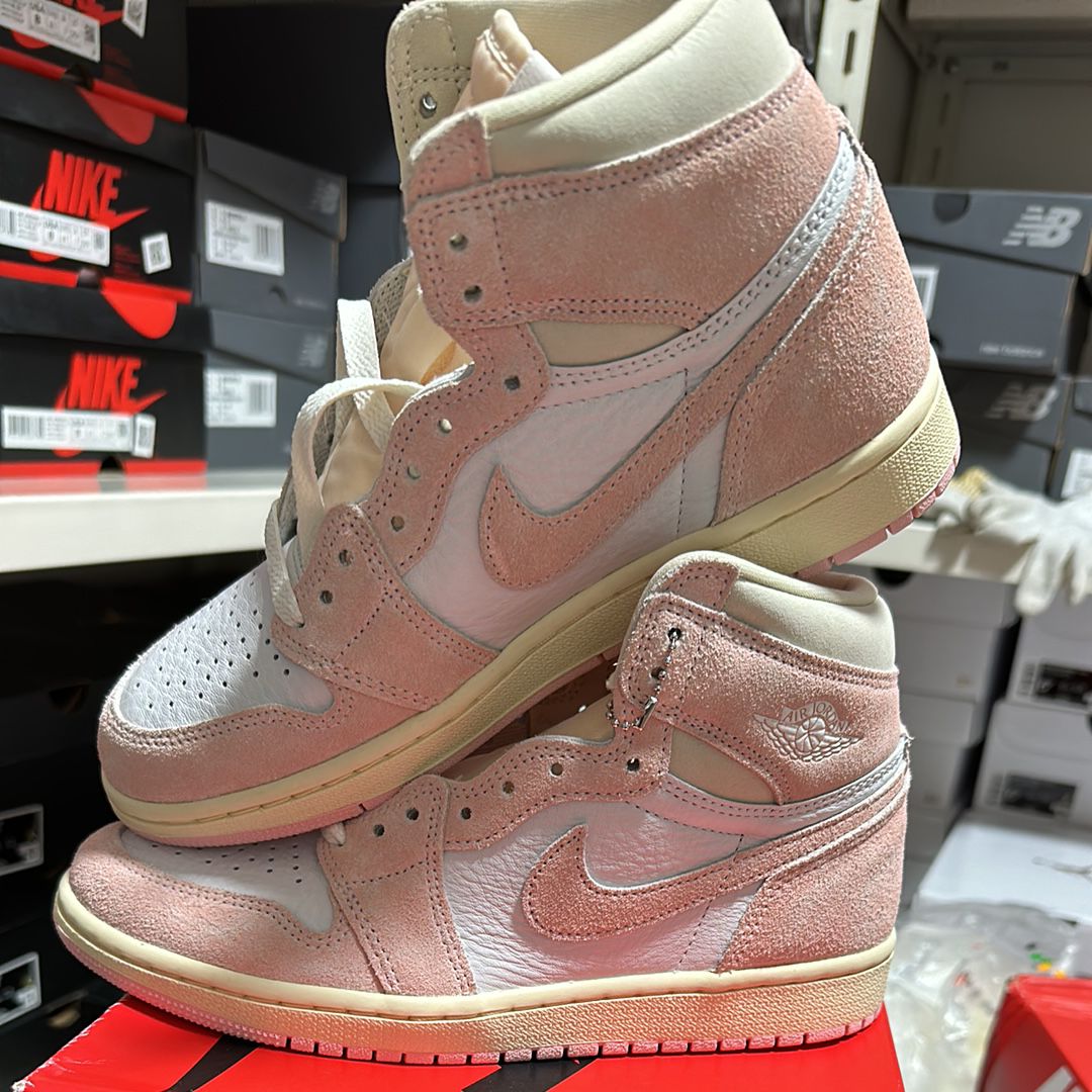Nike Women's Air Jordan 1 Retro High OG "Washed Pink"