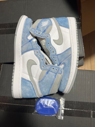 Nike Air Jordan 1 High OG "Hyper Royal"