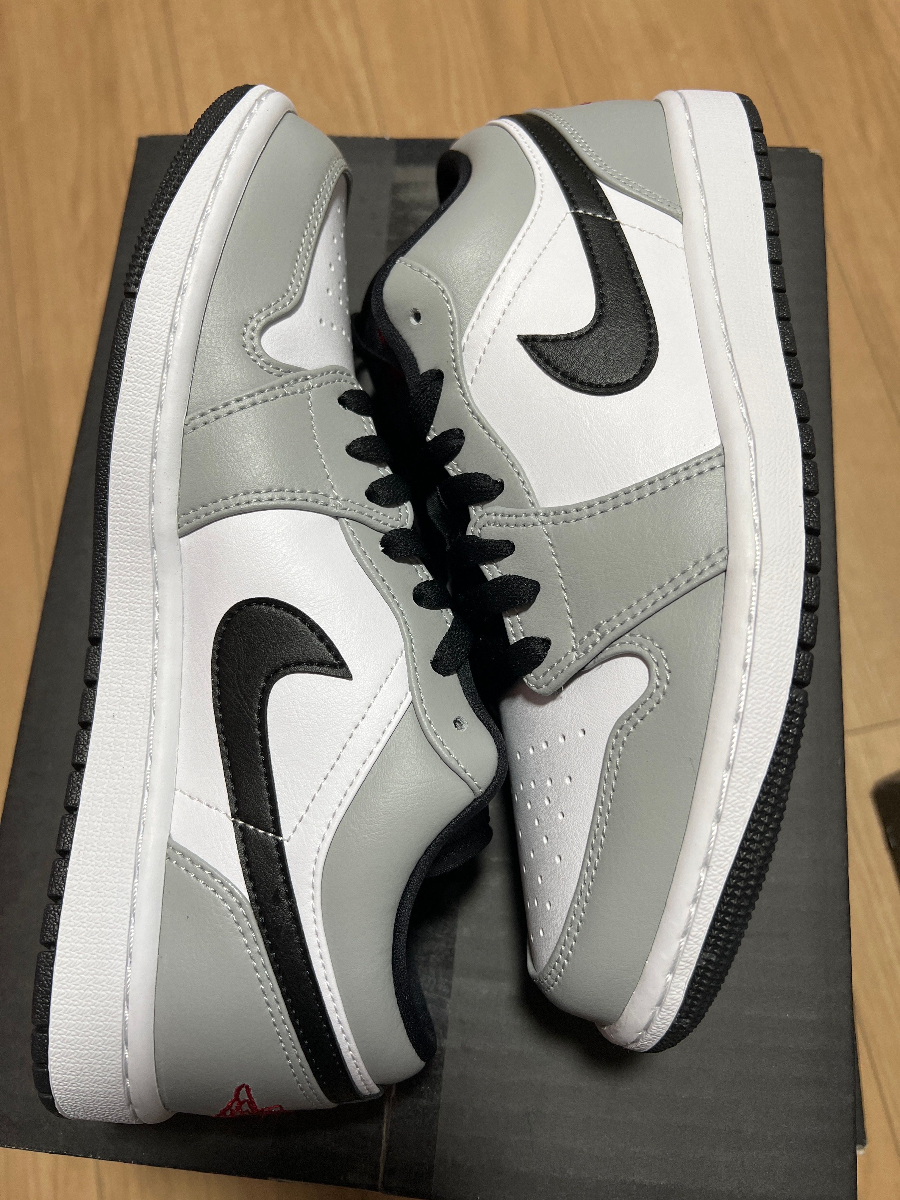 NIKE AIR JORDAN 1 LOW "LIGHT SMOKE GREY"