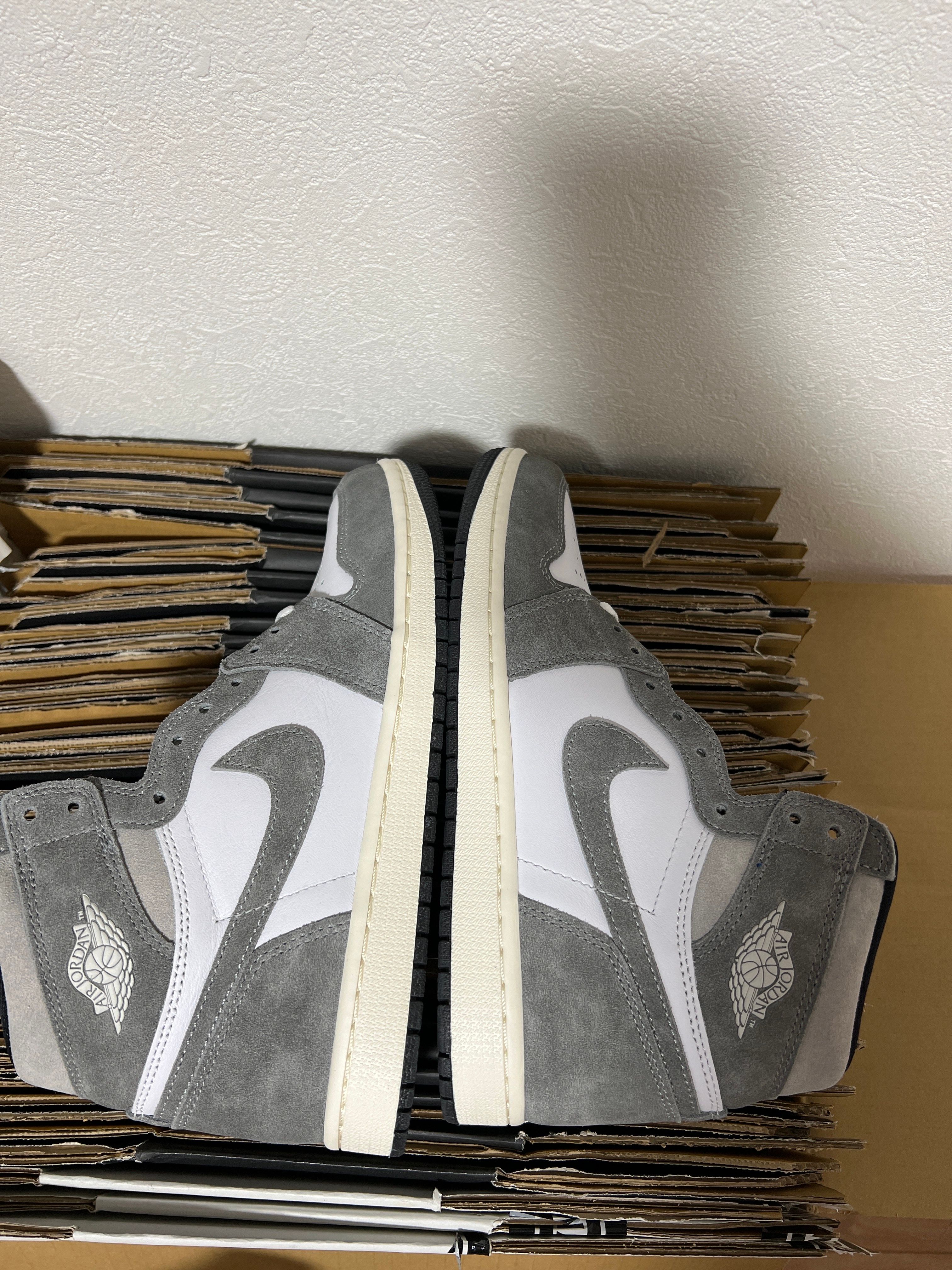 Nike Air Jordan 1 Retro High OG "Black and Smoke Grey"