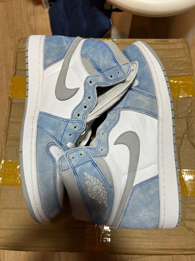 Nike Air Jordan 1 High OG "Hyper Royal"