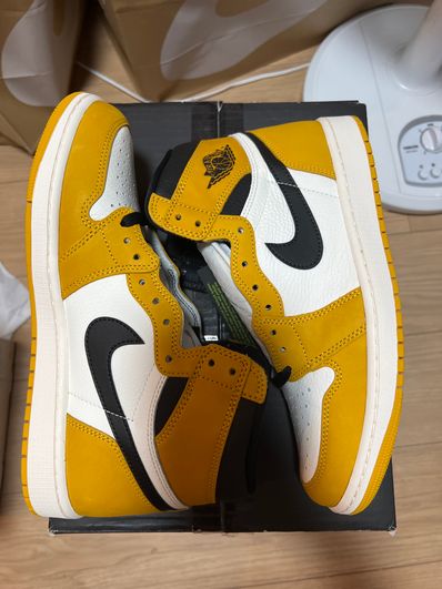 Nike Air Jordan 1 Retro High OG "Yellow Ochre"