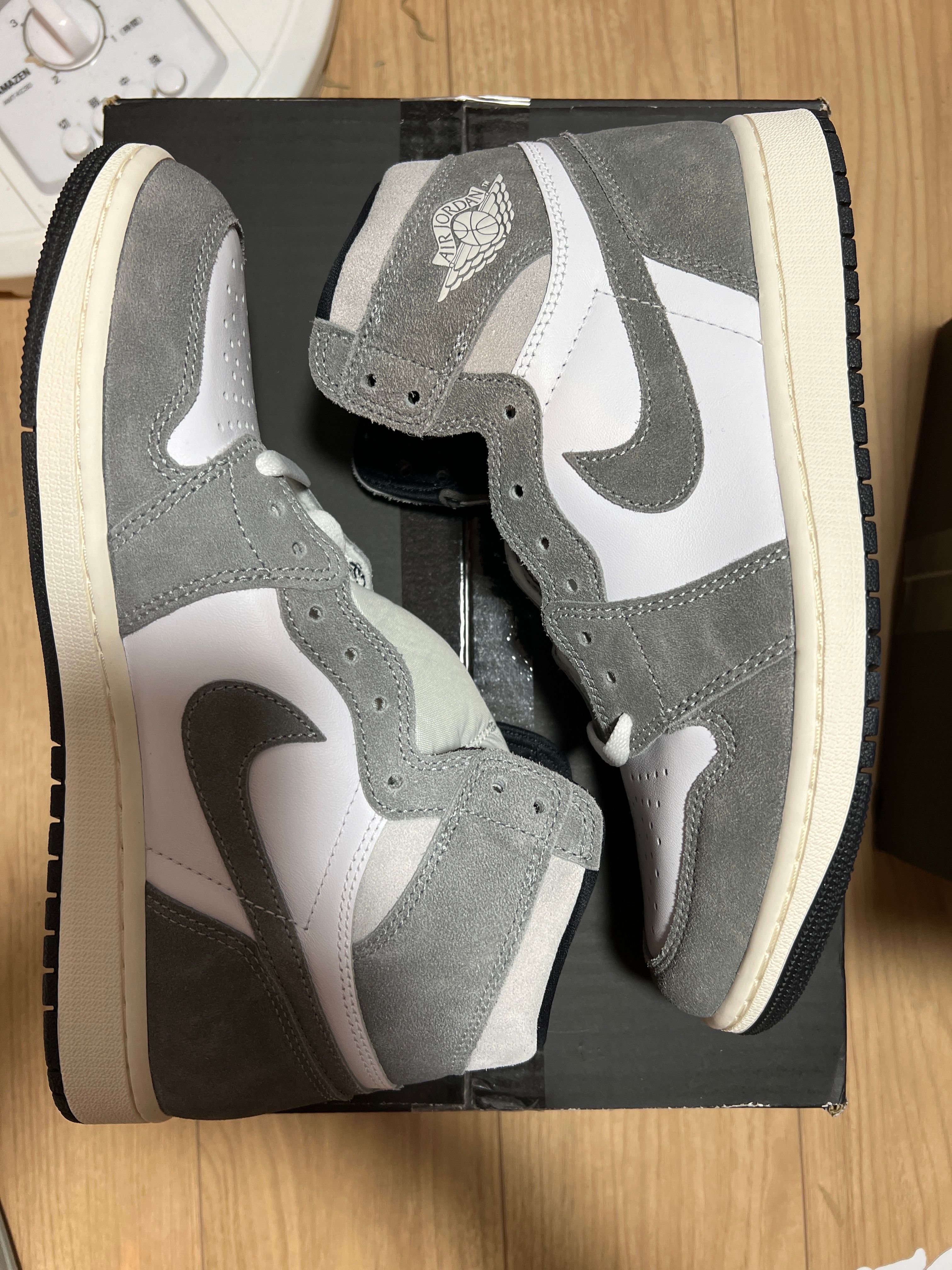 Nike Air Jordan 1 Retro High OG "Black and Smoke Grey"