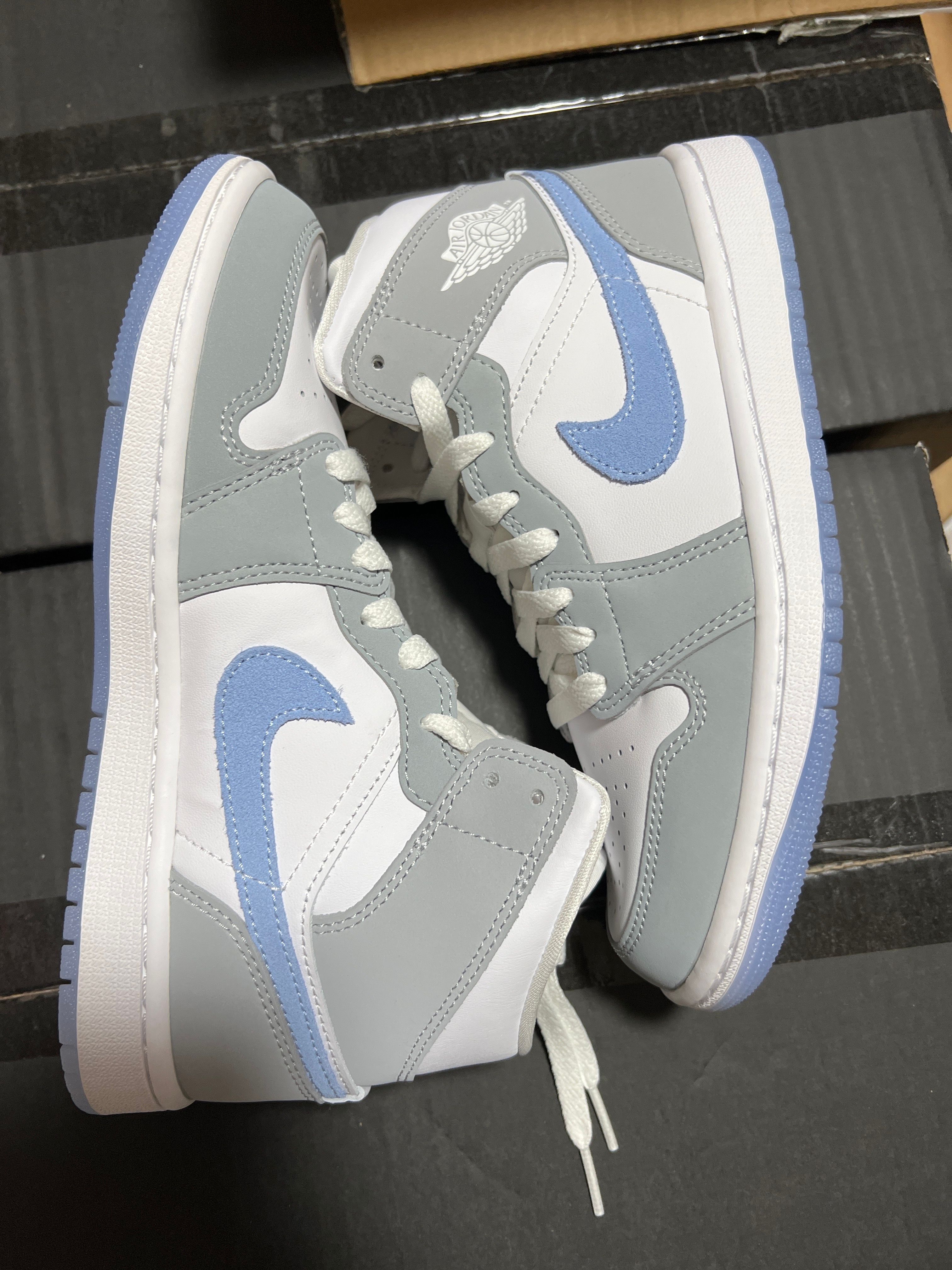 Nike Women's Air Jordan 1 Mid "Wolf Grey"