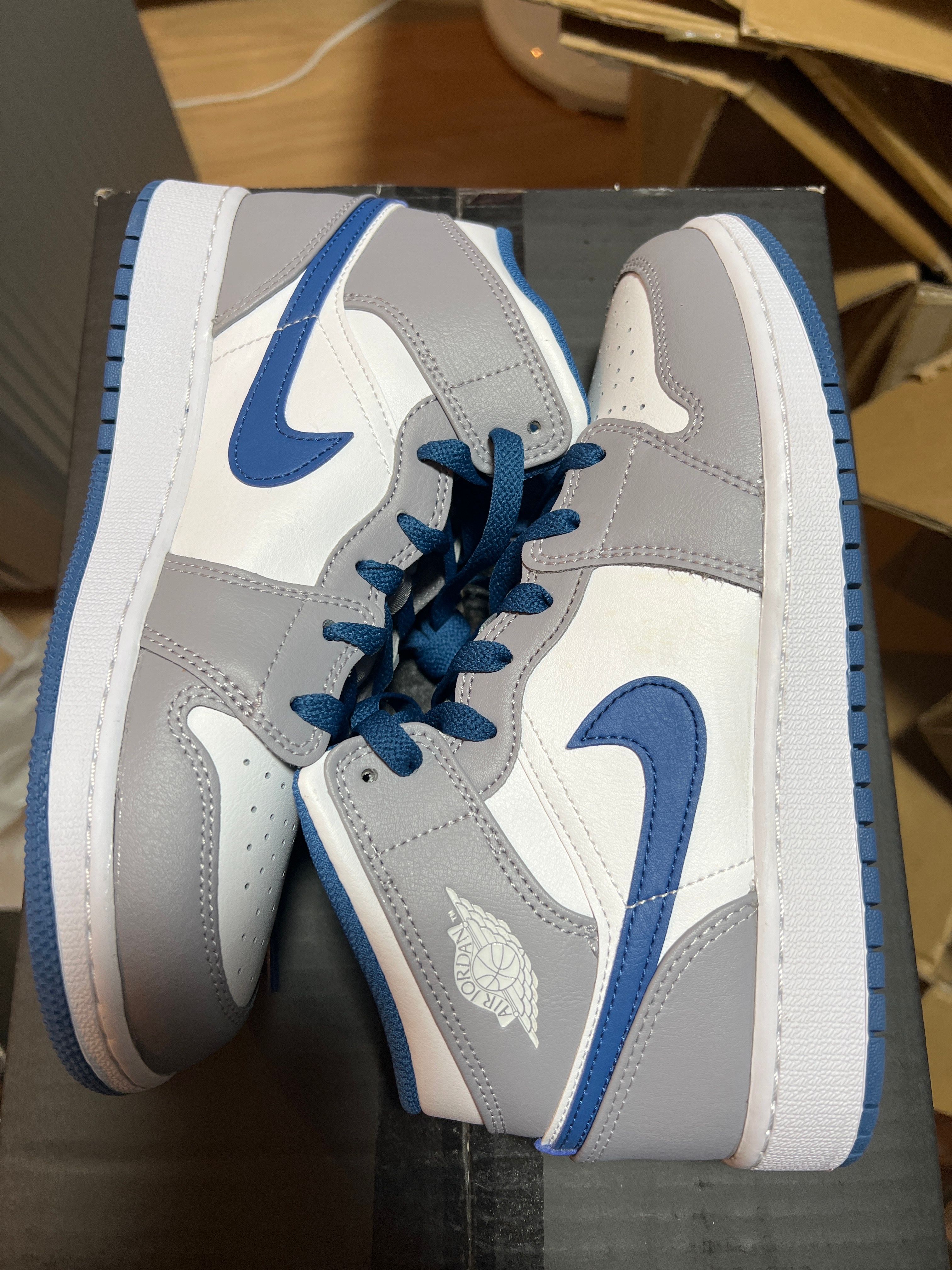 Nike GS Air Jordan 1 Mid "True Blue"