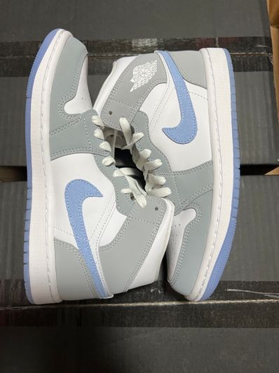 Nike Women's Air Jordan 1 Mid "Wolf Grey"