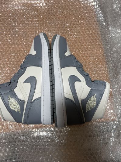 Nike Women's Air Jordan 1 Mid "Grey/Sail"