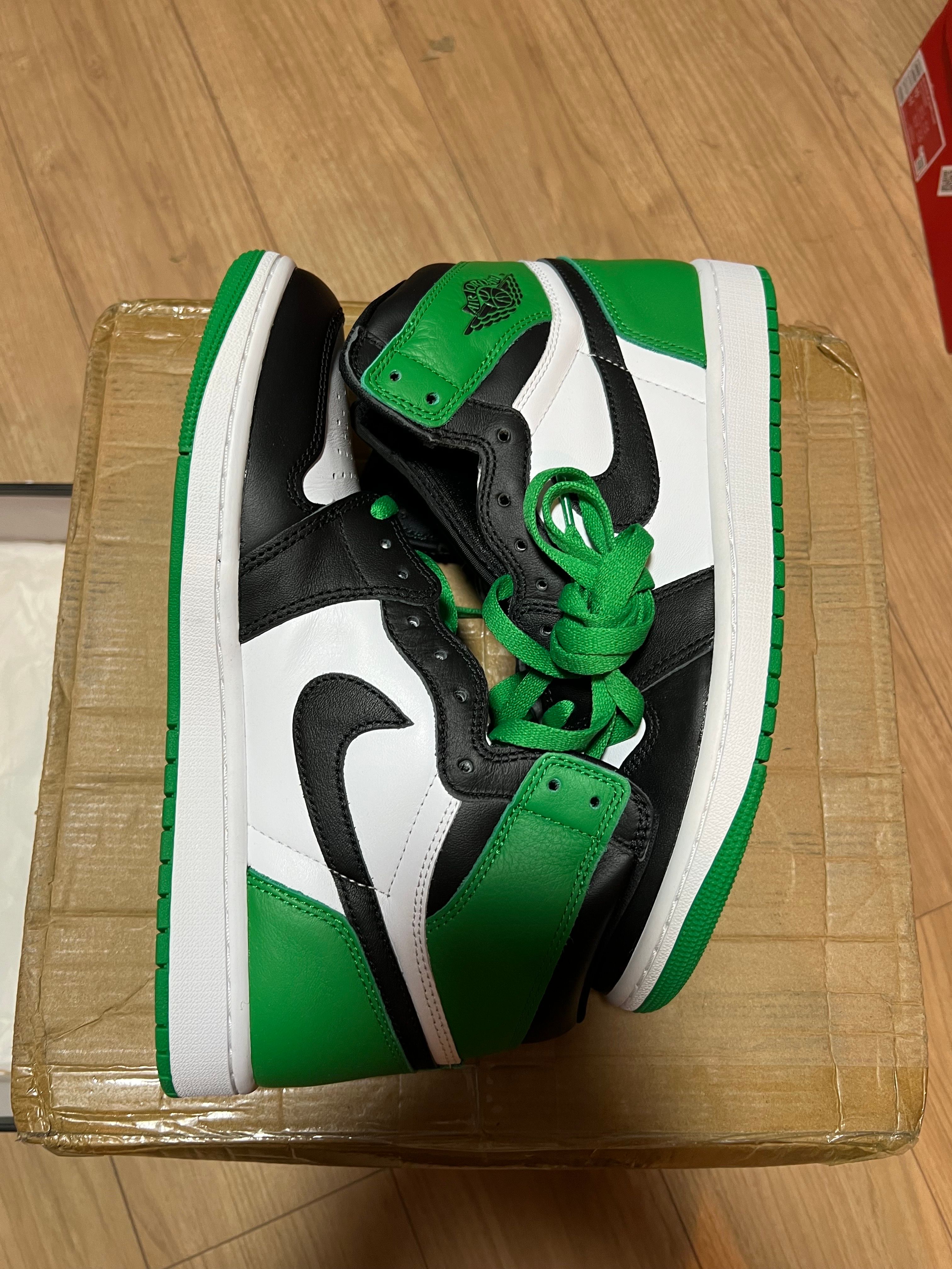 Nike Air Jordan 1 Retro High OG "Celtics/Black and Lucky Green" (2023)