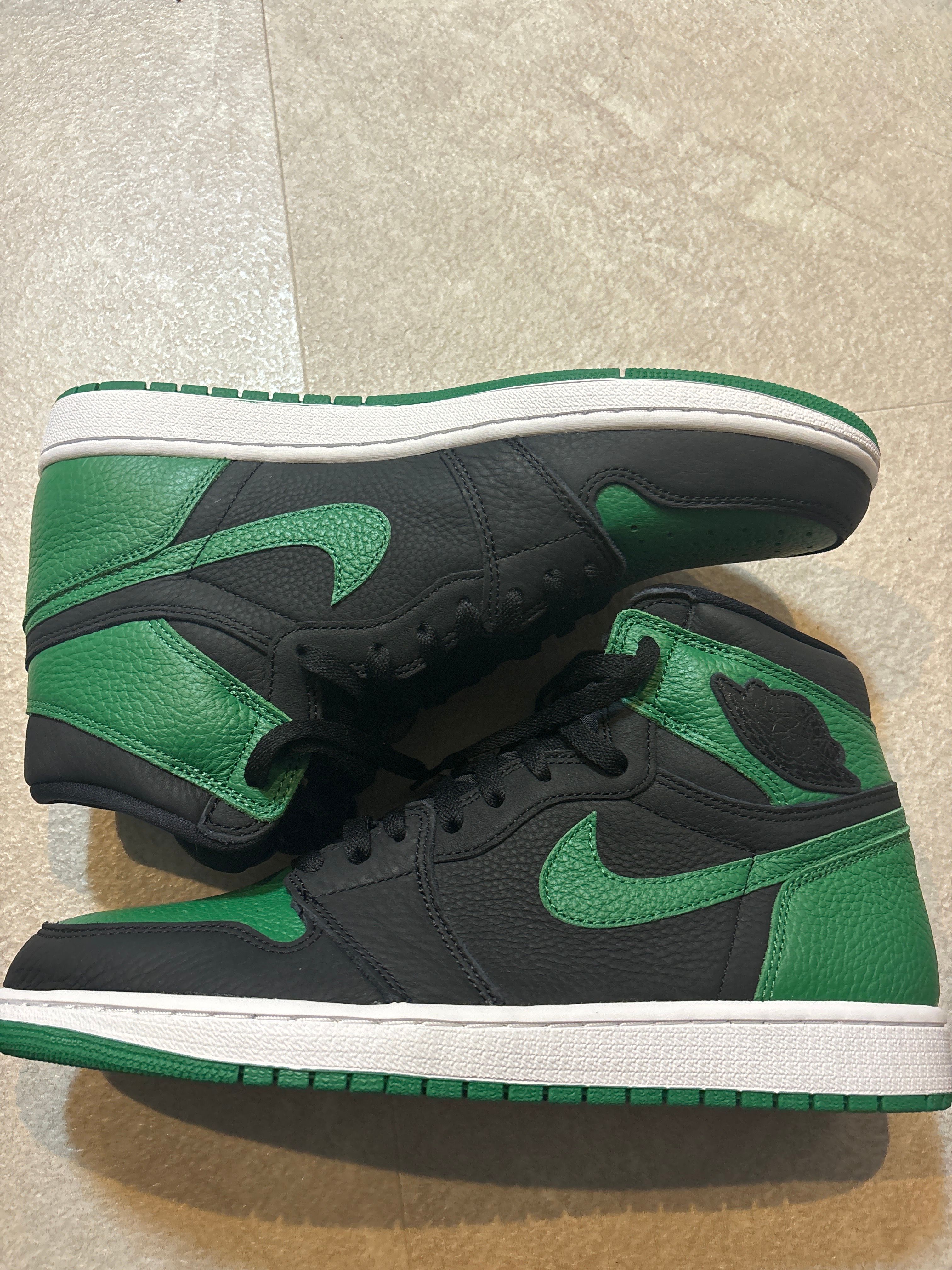 Nike Air Jordan 1 Retro High OG "Black/Pine Green" (2020)