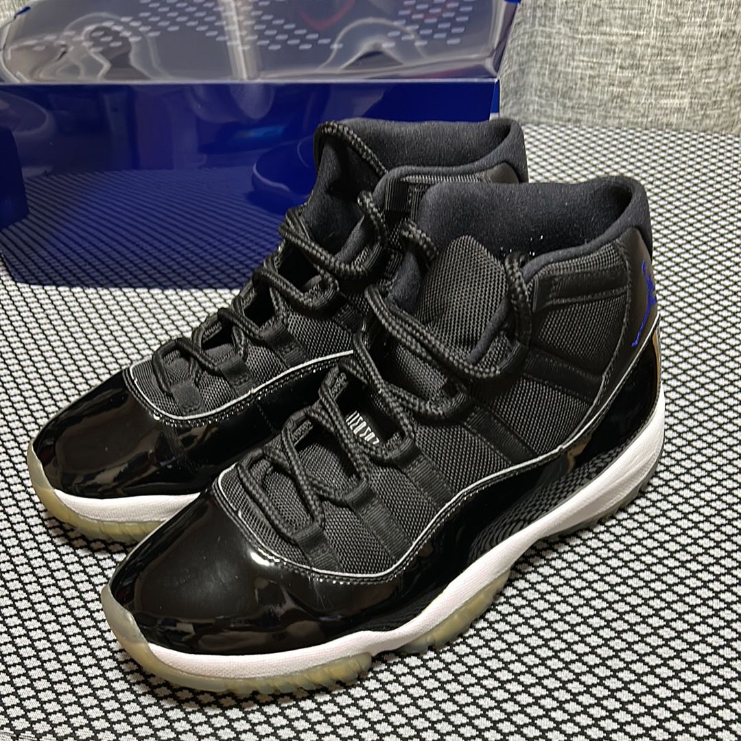 Nike Air Jordan 11 Retro "Space Jam" (2016)