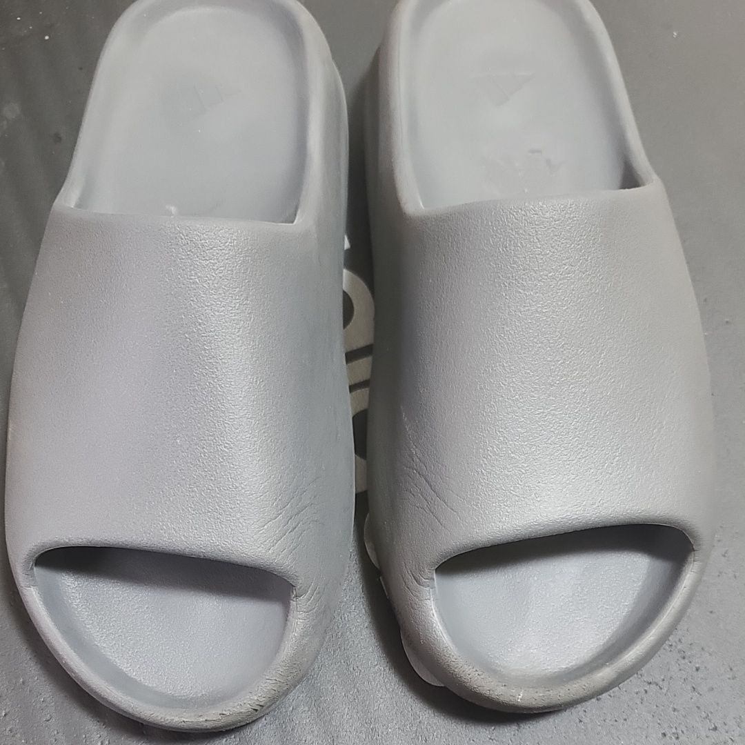 adidas YEEZY Slide "Dark Onyx"