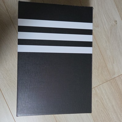 Pharrell Williams × adidas Jellyfish "Carbon/Core Black"