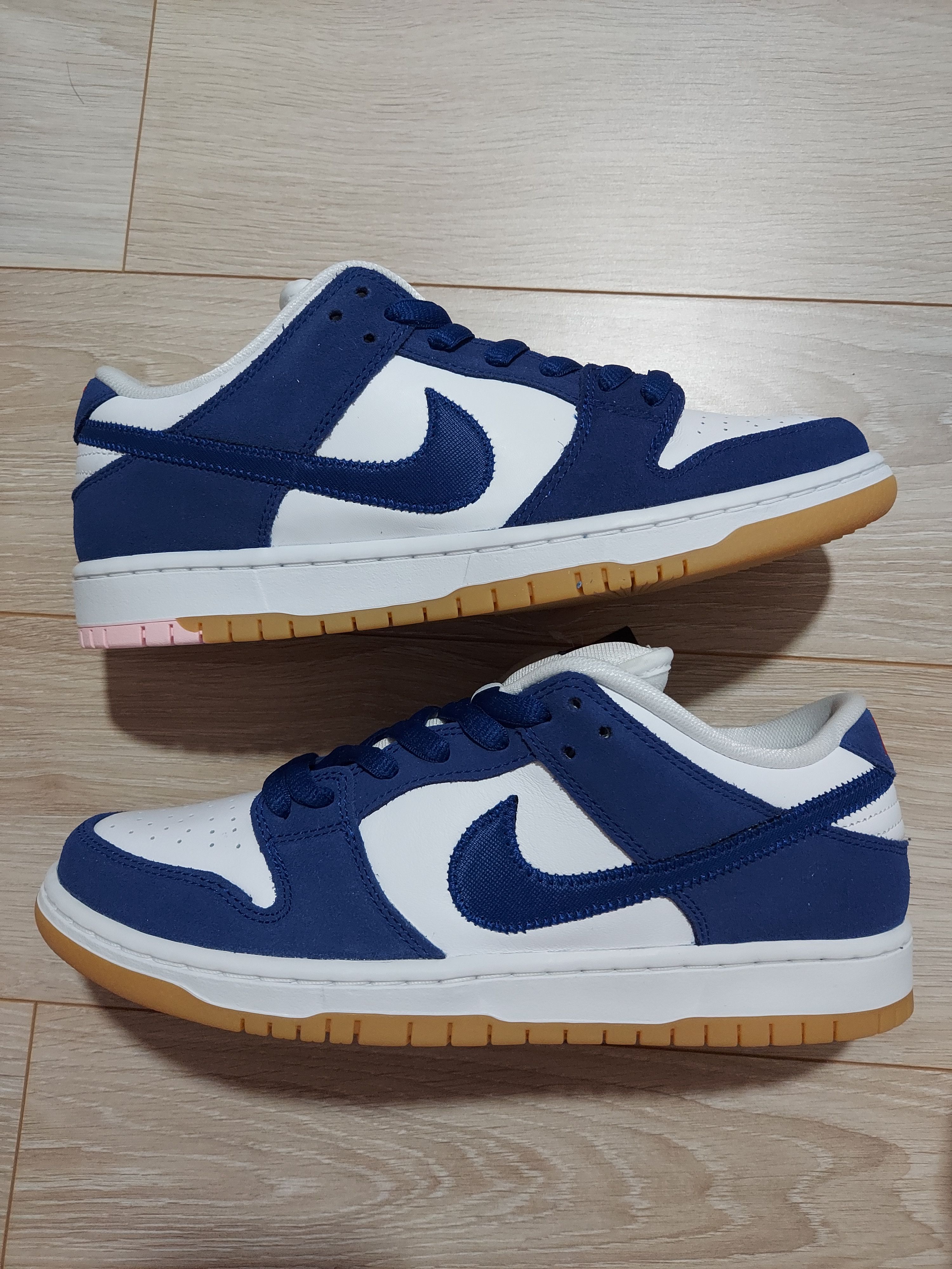 Nike SB Dunk Low "Los Angeles Dodgers/Deep Royal Blue"