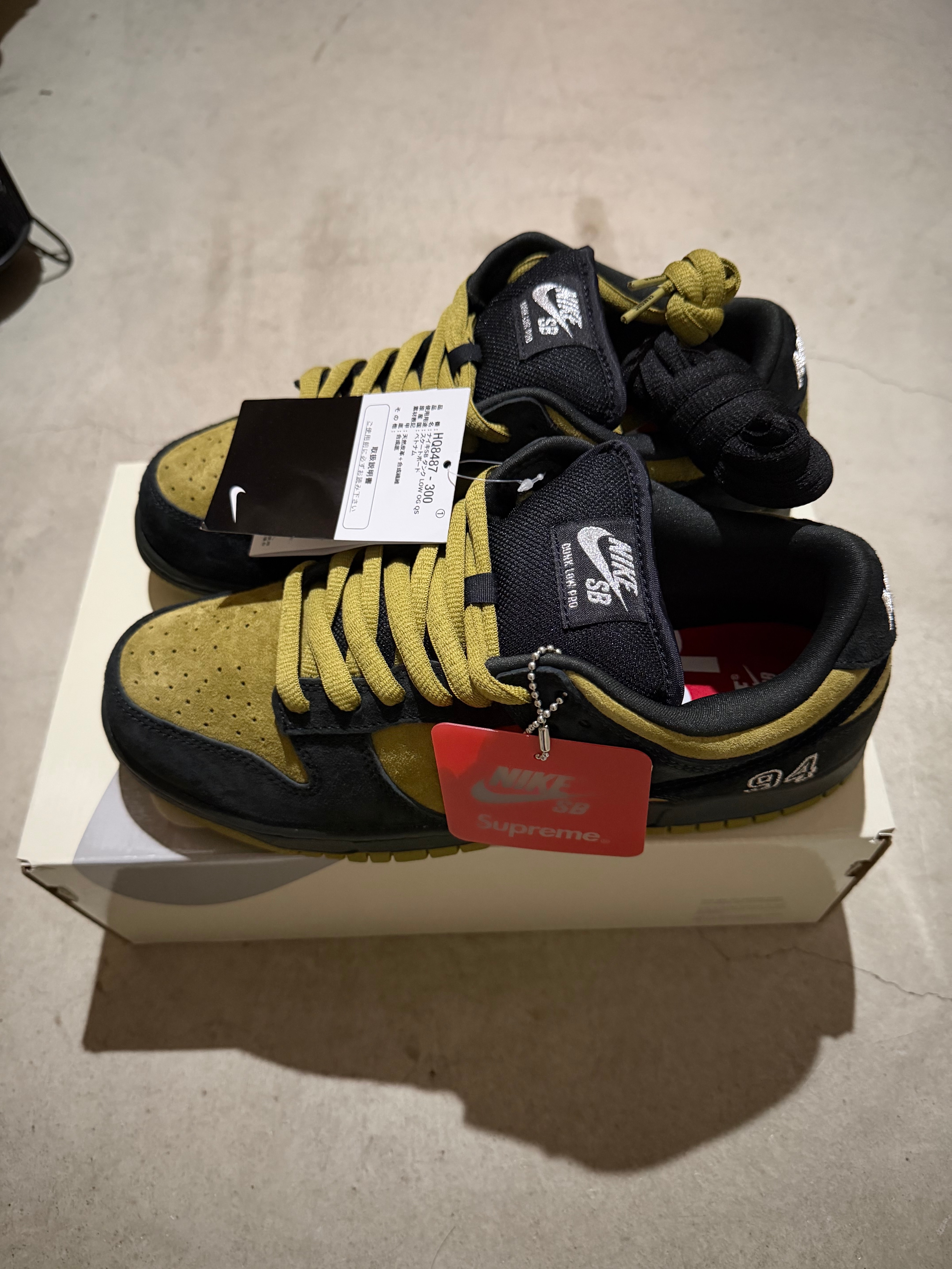 Supreme × Nike SB Dunk Low "Camper Green" (Asia Exclusive) (25FW Week2)