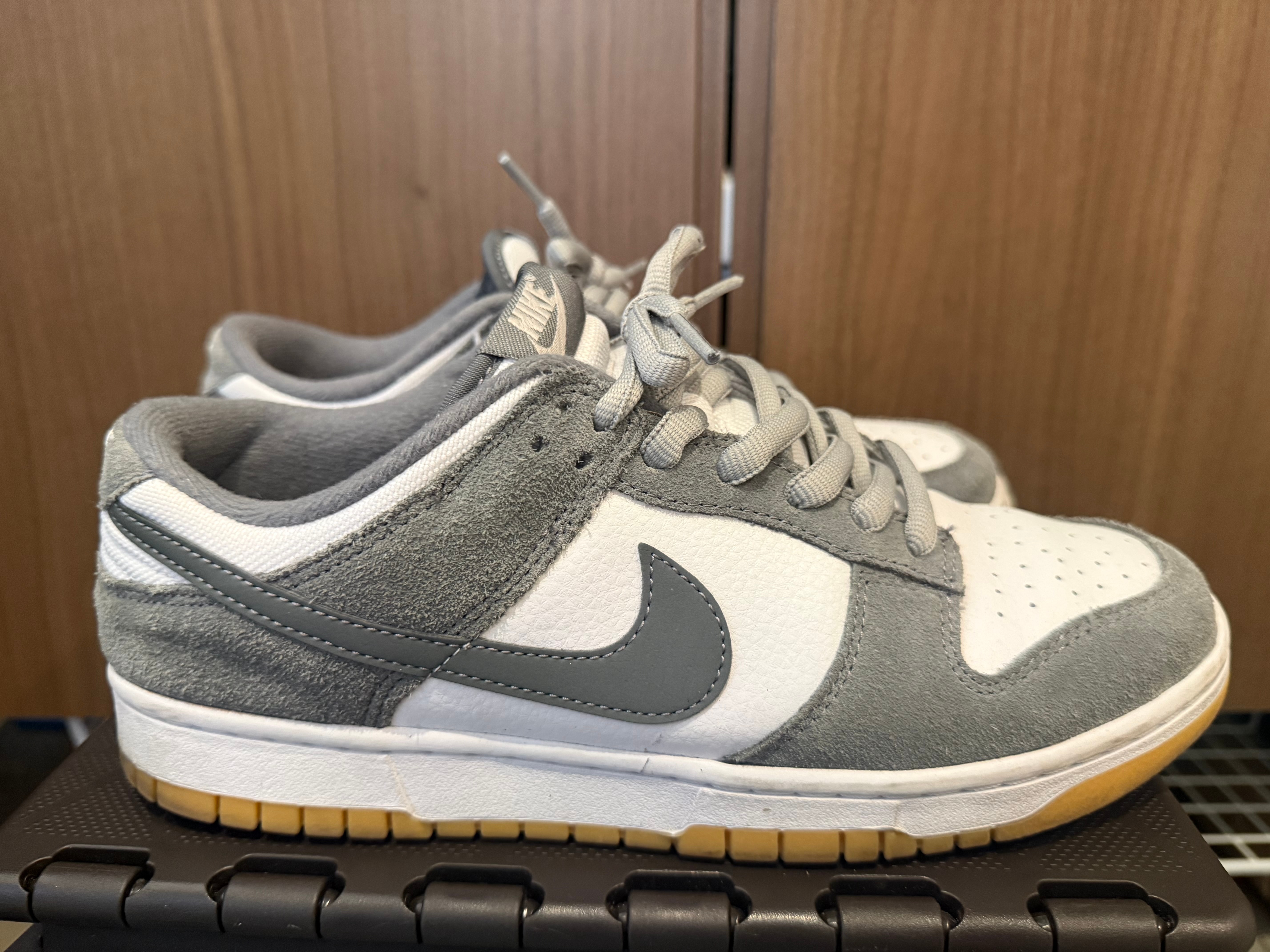 Nike Dunk Low "Grey Gum"