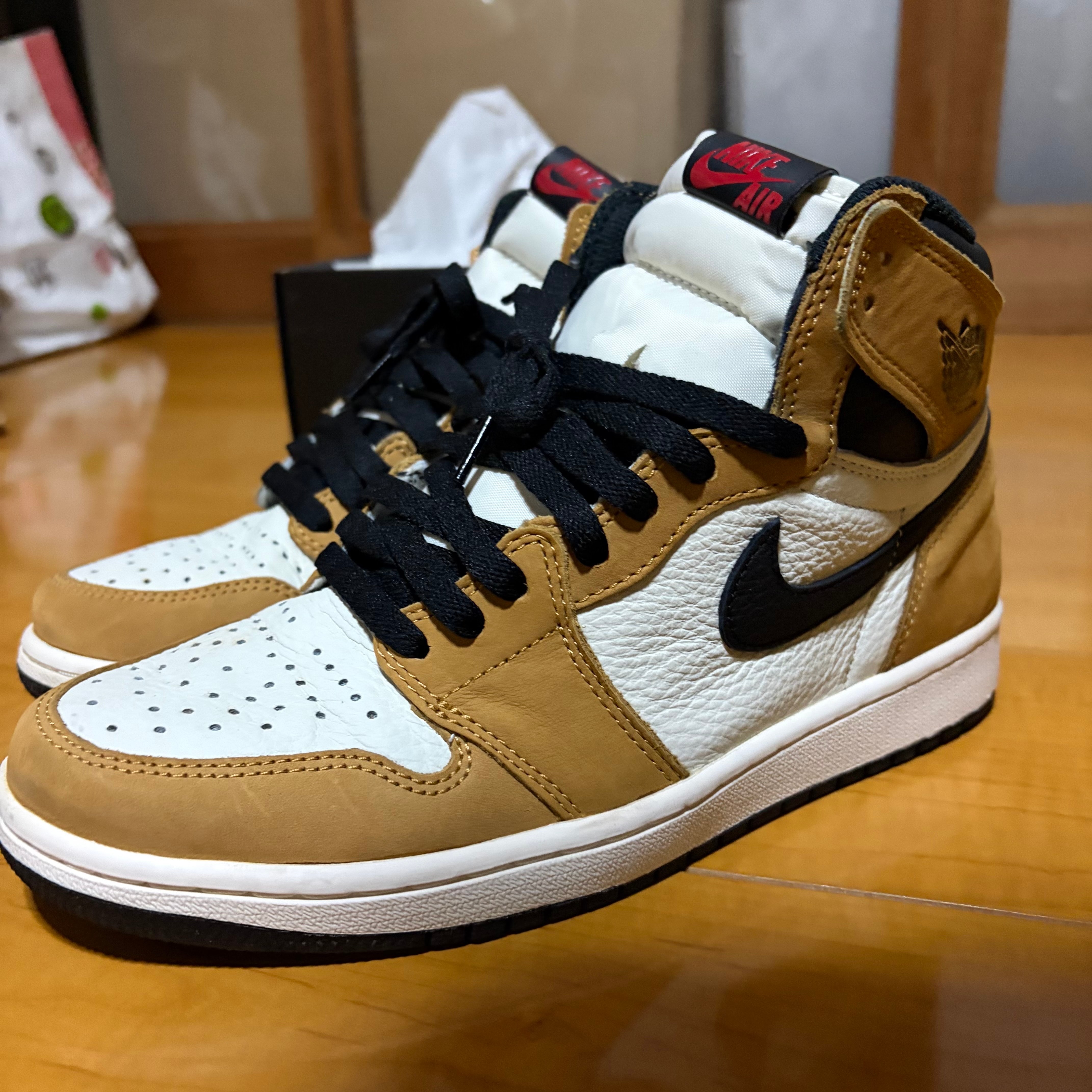 ナイキ エアジョーダン1 レトロ ハイ OG "ルーキー オブ ザ イヤー"