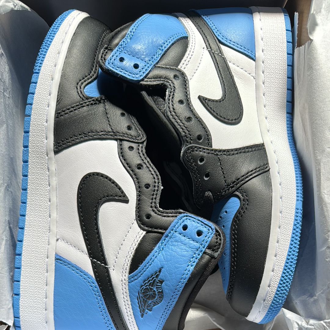 Nike GS Air Jordan 1 Retro High OG "University Blue/UNC Toe"