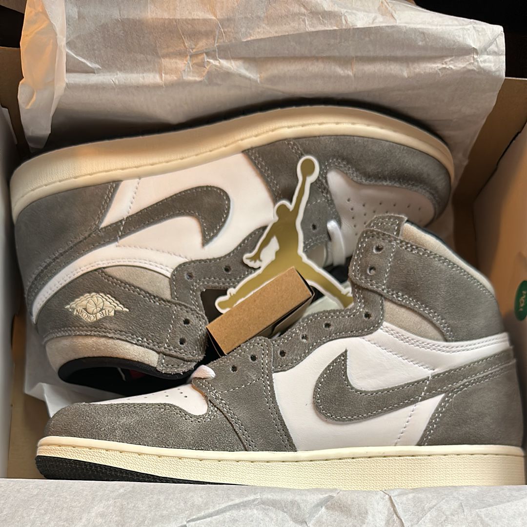 Nike GS Air Jordan 1 Retro High OG "Black and Smoke Grey"