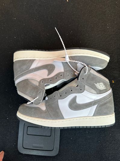 Nike GS Air Jordan 1 Retro High OG "Black and Smoke Grey"