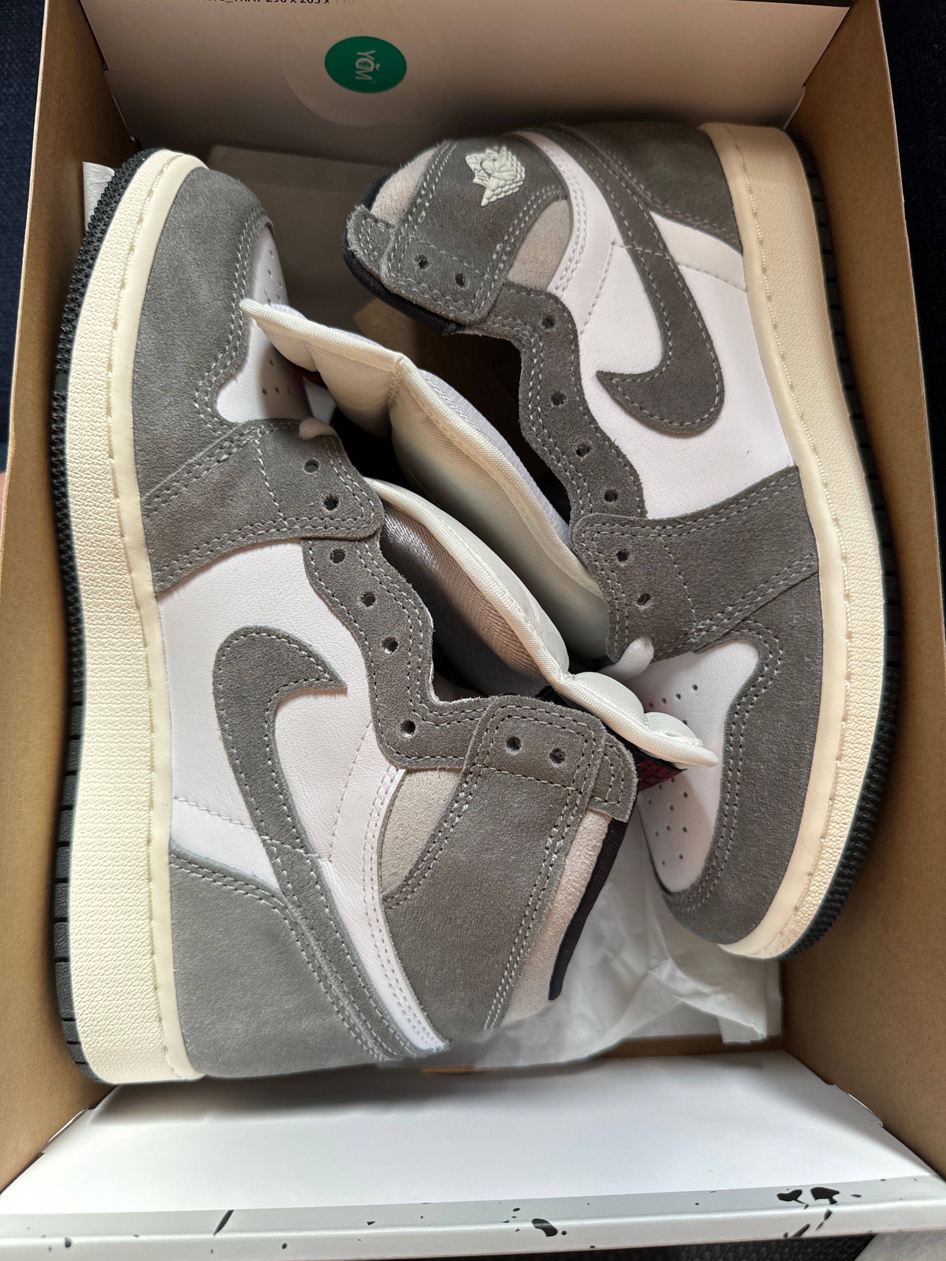 Nike GS Air Jordan 1 Retro High OG "Black and Smoke Grey"