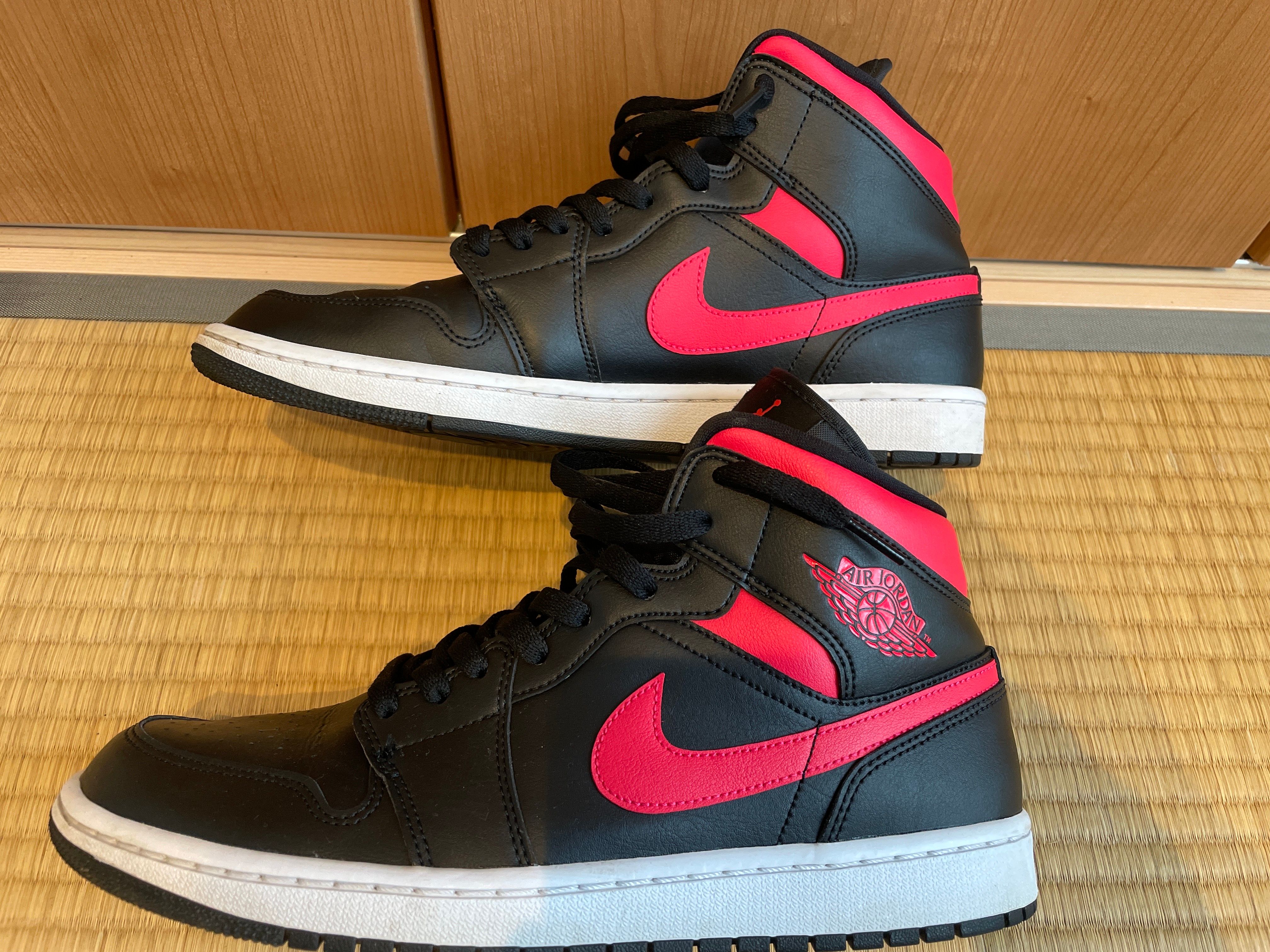 NIKE Women's AIR JORDAN 1 MID "BLACK/SIREN RED/WHITE"
