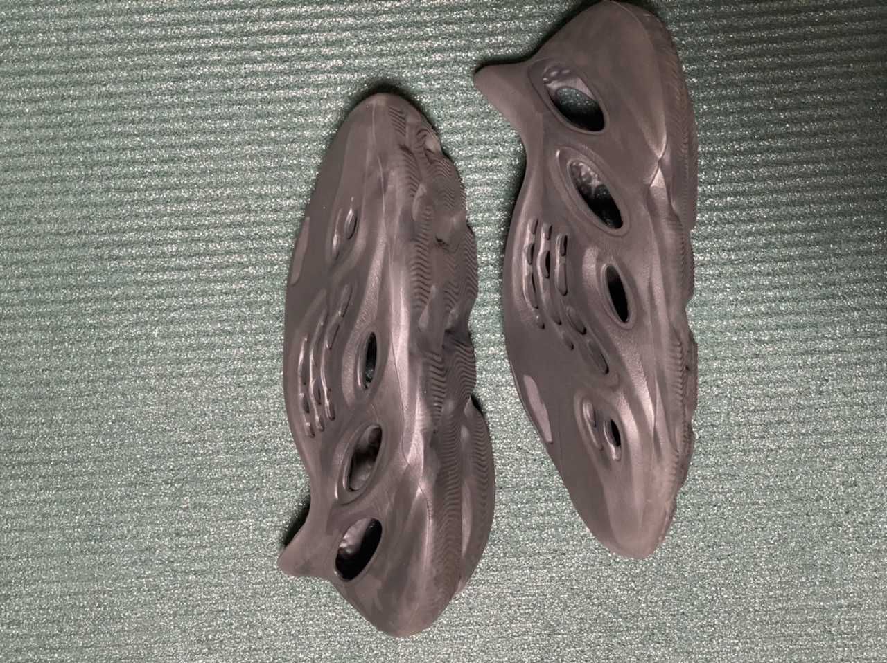 adidas YEEZY Foam Runner "Onyx"