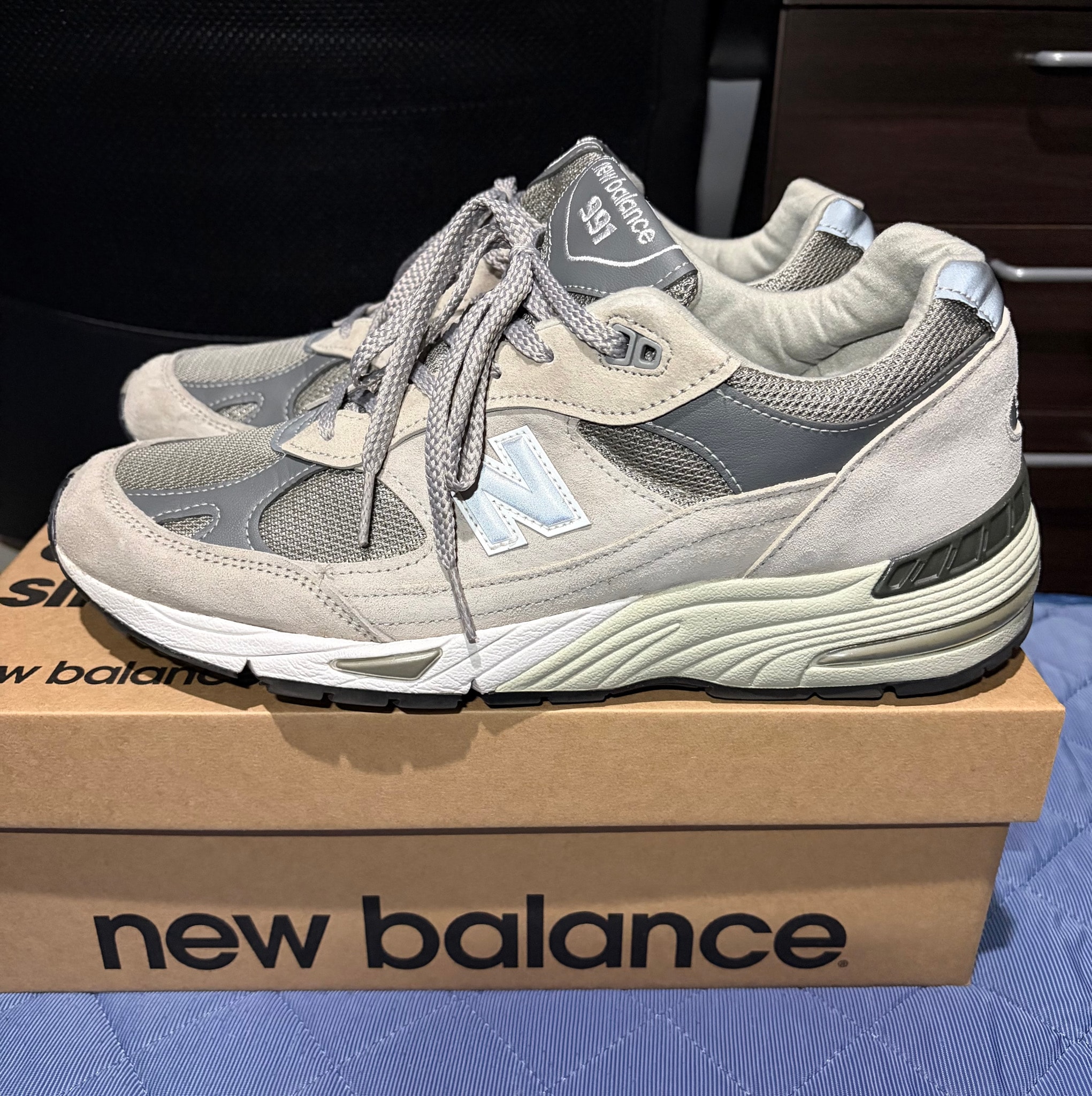 New Balance 991 