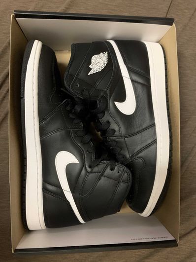 Nike Air Jordan 1 Retro High "Yin Yang Black"