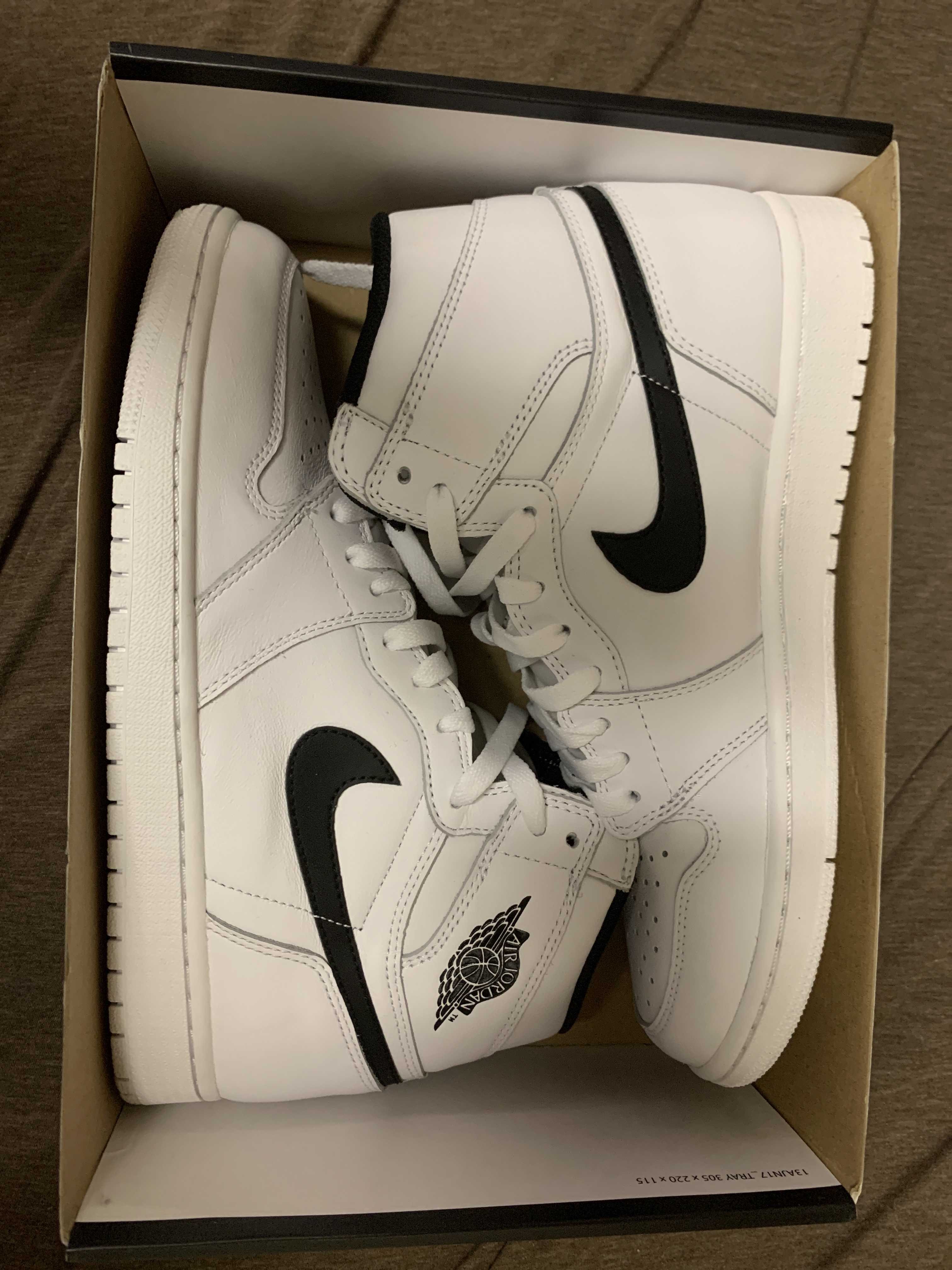 Nike Air Jordan 1 Retro High "Yin Yang White"