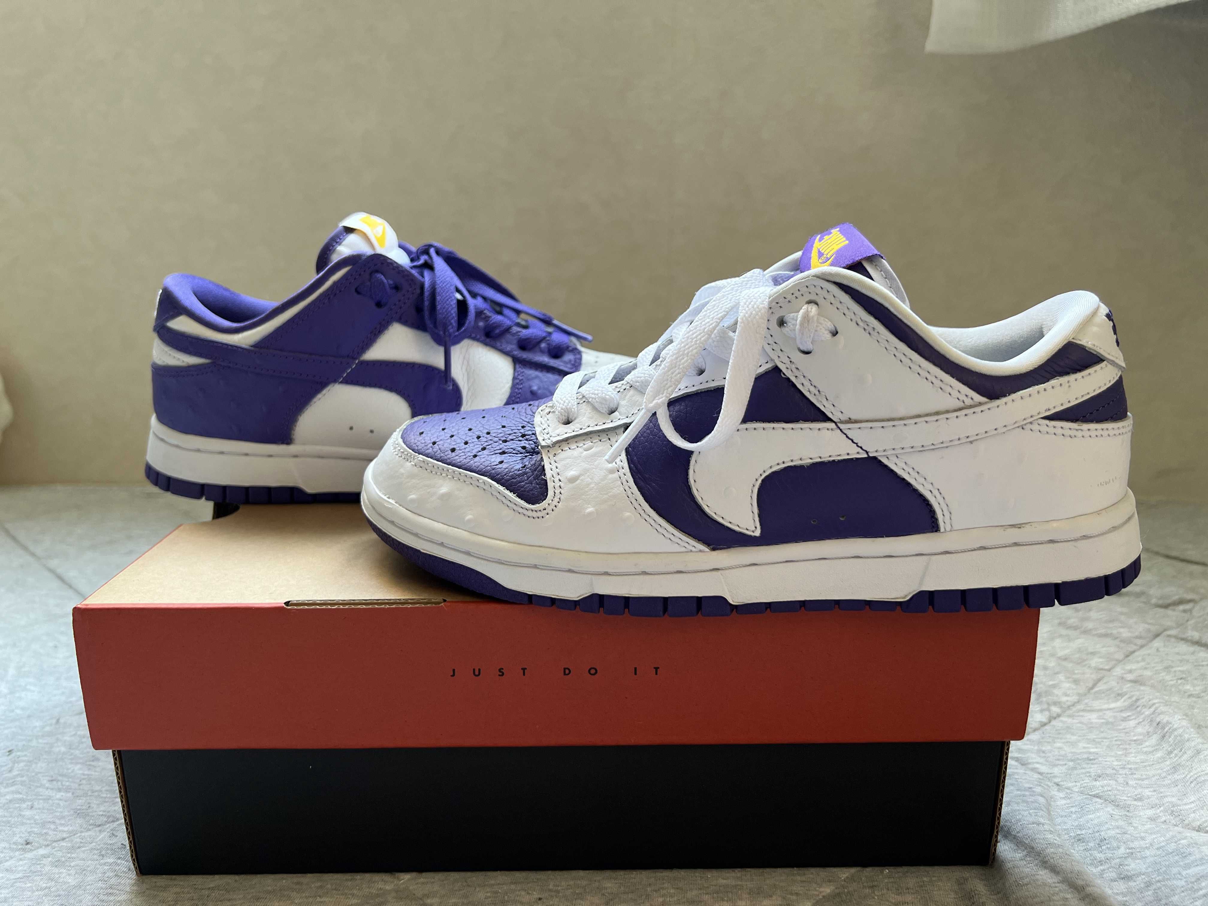 Nike Women's Dunk Low "Made You Look"