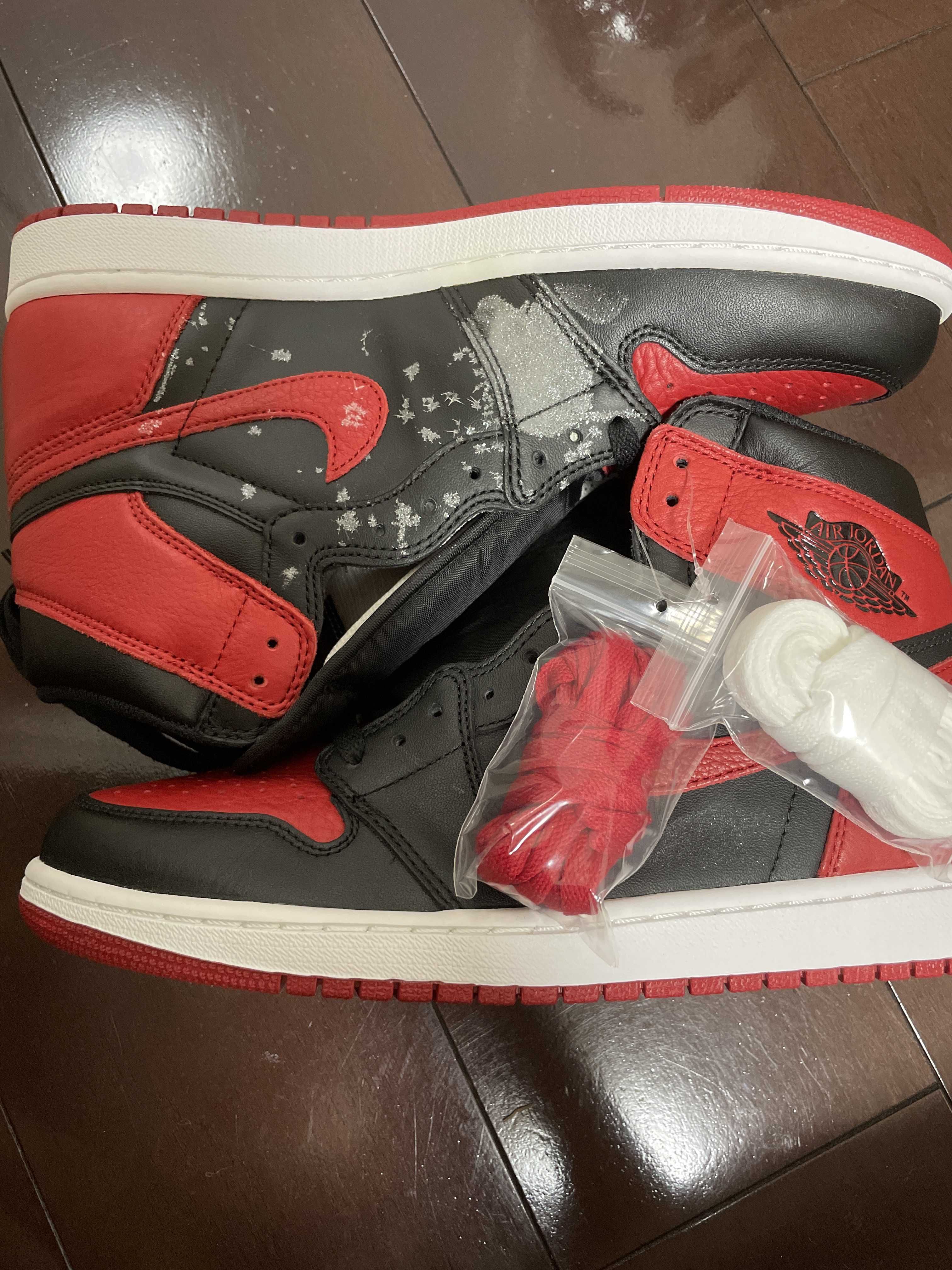 Nike Air Jordan 1 Retro High OG "Bred/Banned" (2016)