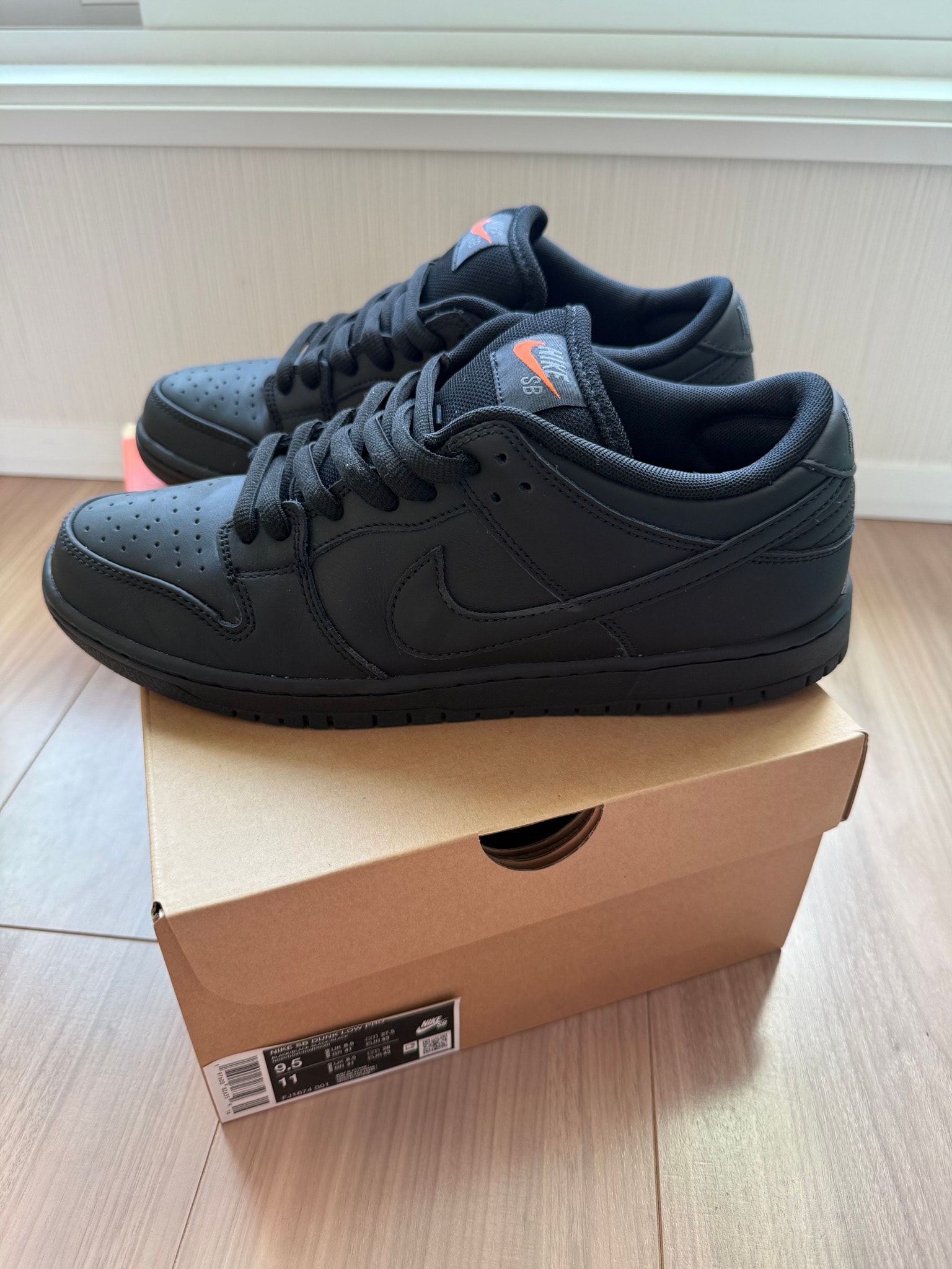 Nike SB Dunk Low Pro ISO "Triple Black"