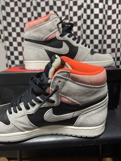 Nike Air Jordan 1 RETRO High OG "Hyper Crimson"